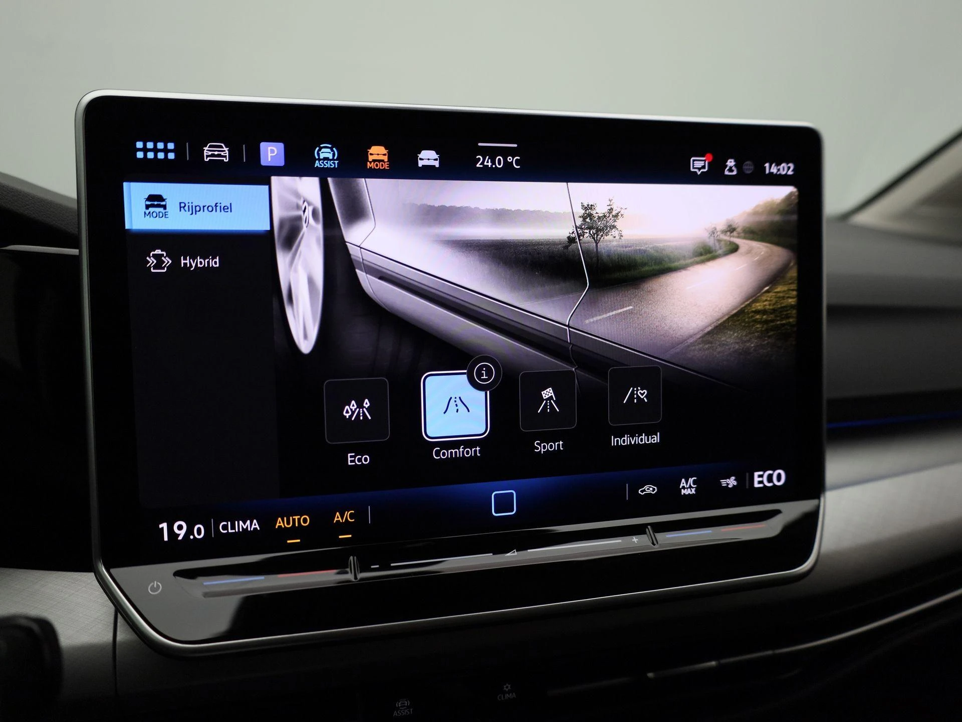 Volkswagen-Golf-image-29