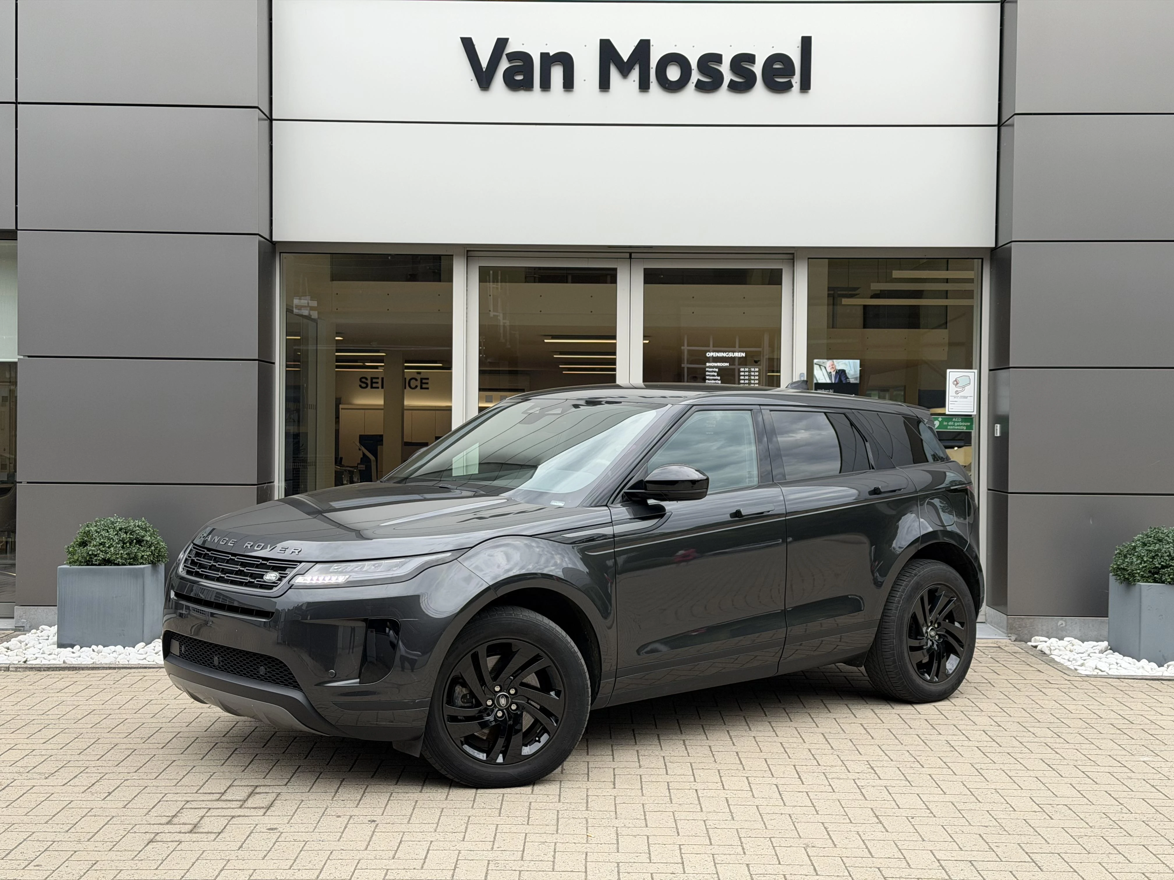 Land Rover-Range Rover Evoque-image-0