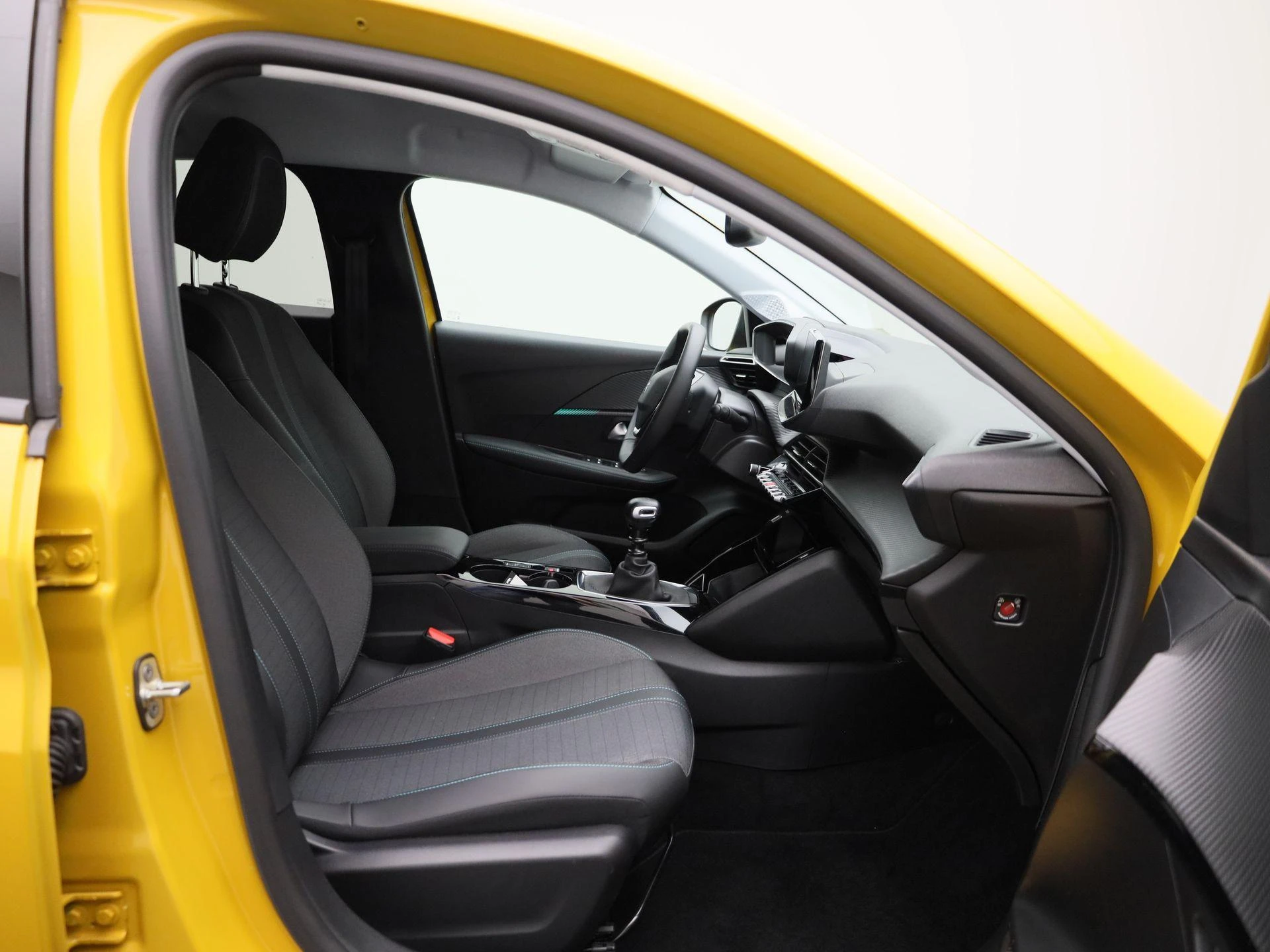 Peugeot 208 - 30