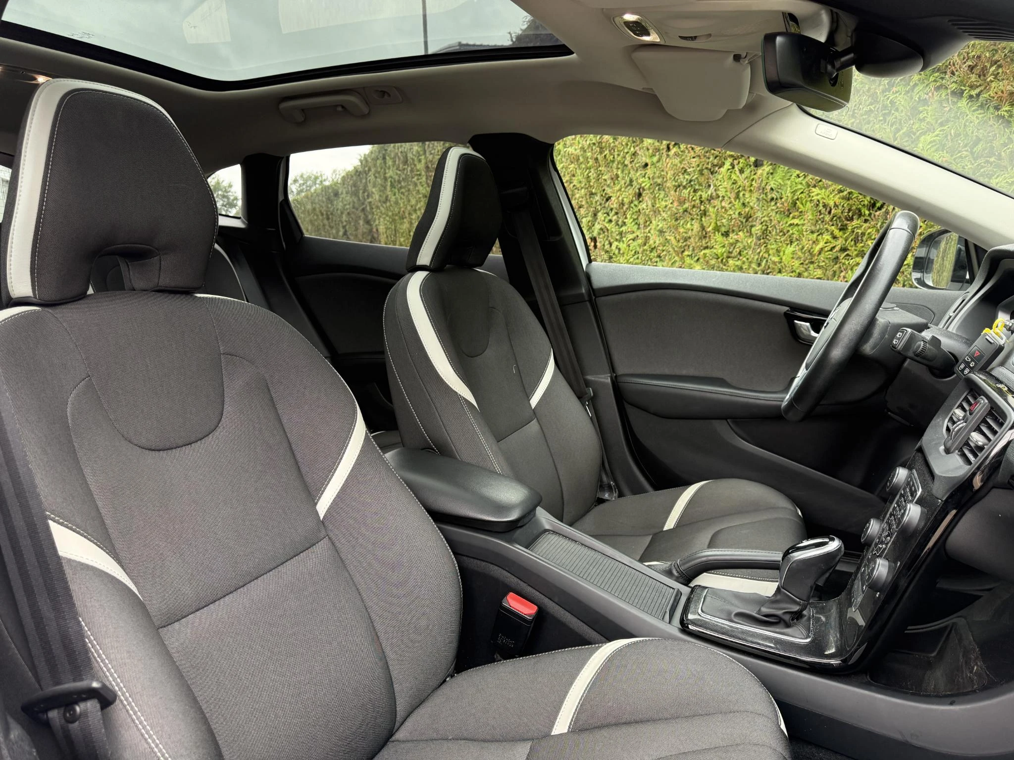 Volvo-V40-image-12