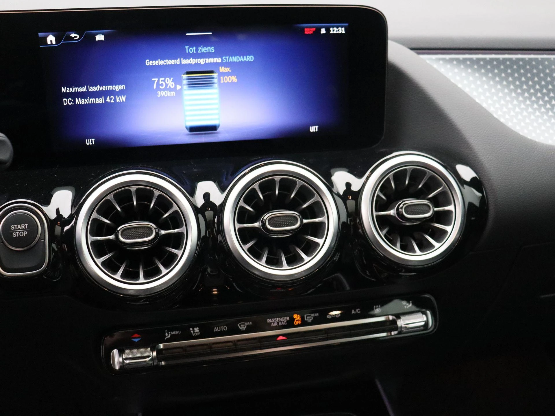 Mercedes-Benz-EQA-image-11
