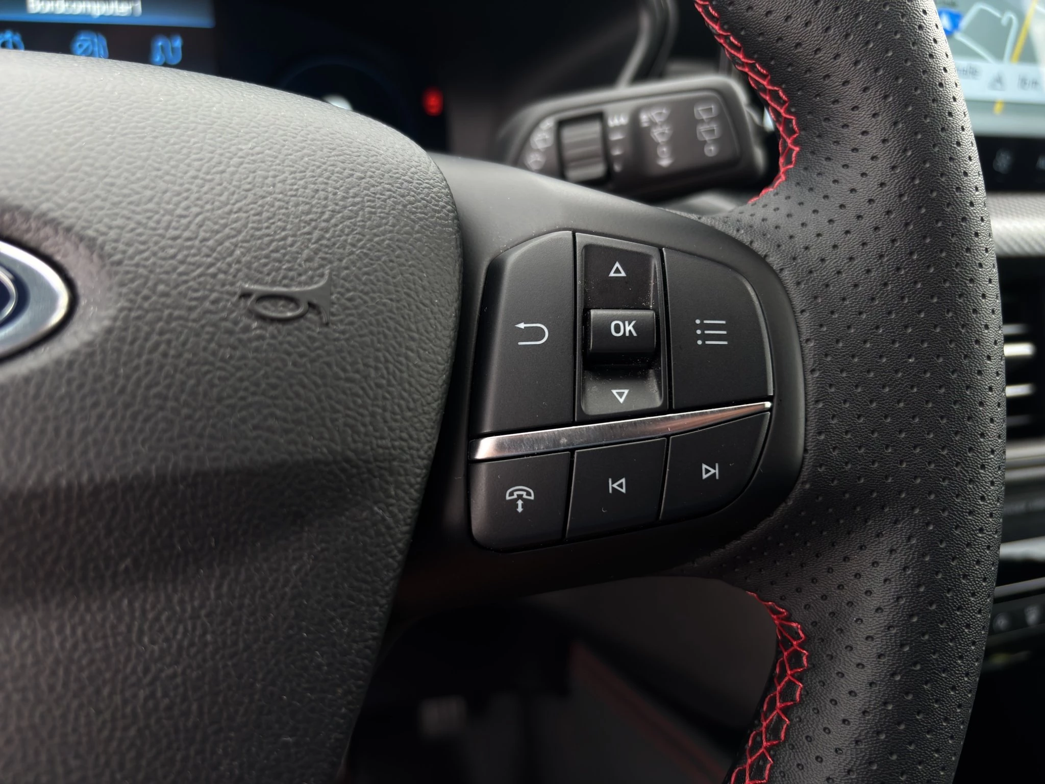 Ford Kuga ST-Line Aut.*KAM*LED-MATRIX*NAVI*GRA*WINTER-PKT.