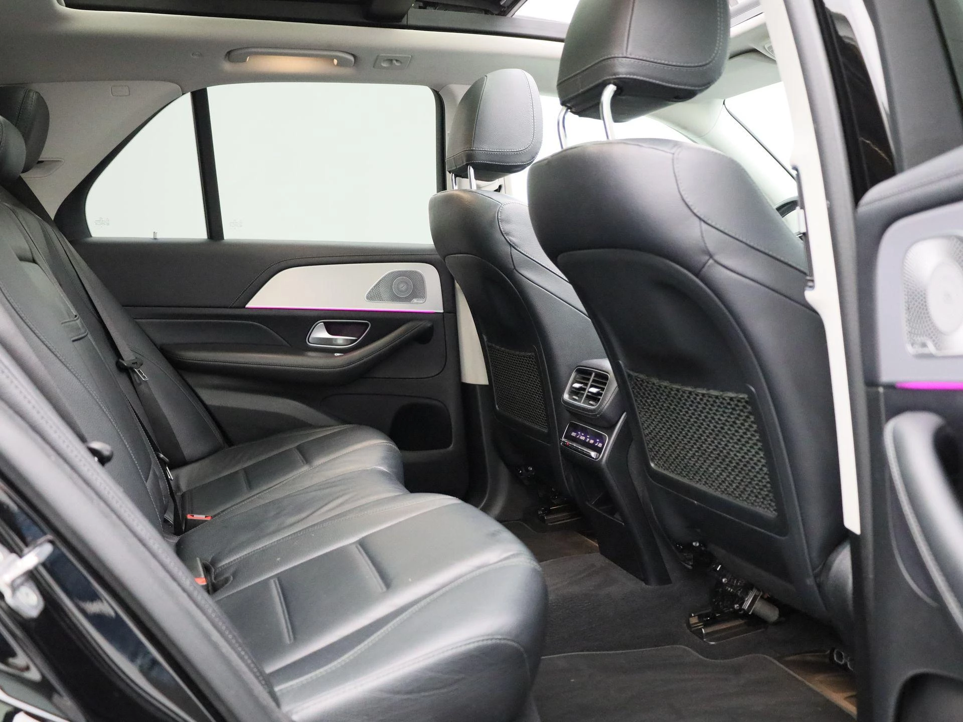 Mercedes-Benz-GLE-image-49