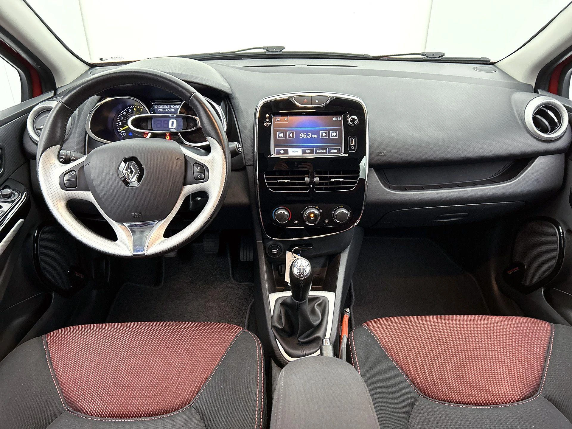 Renault-Clio-image-10