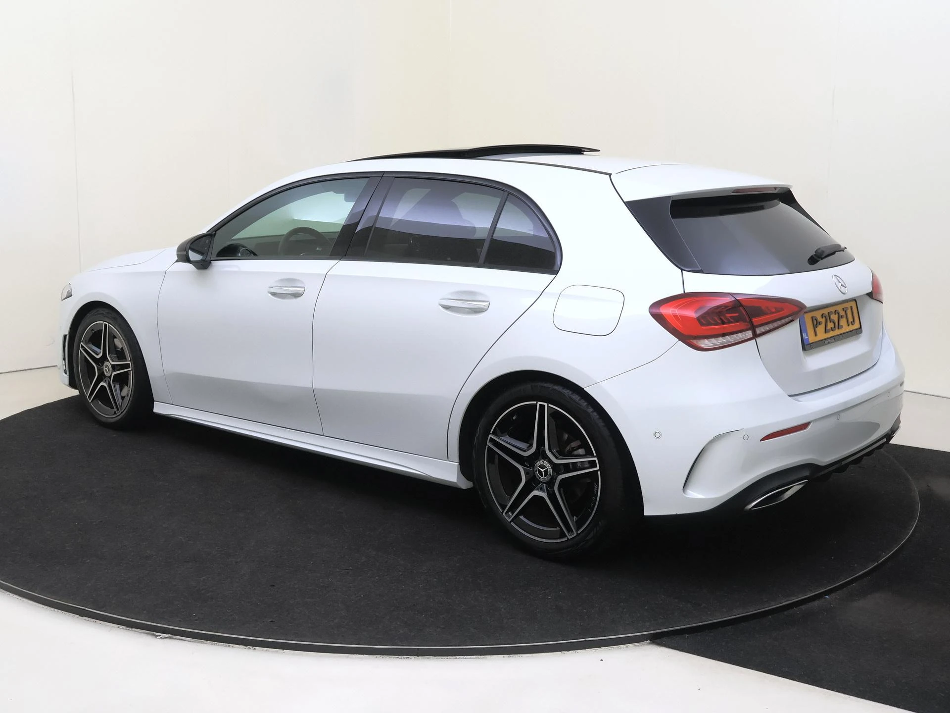 Mercedes-Benz A-Klasse 180 Business Solution AMG