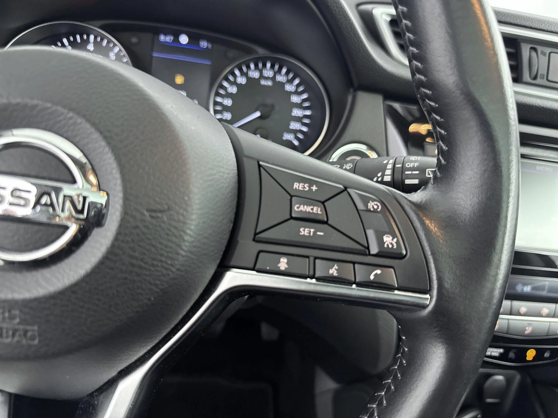 Nissan-QASHQAI-image-9