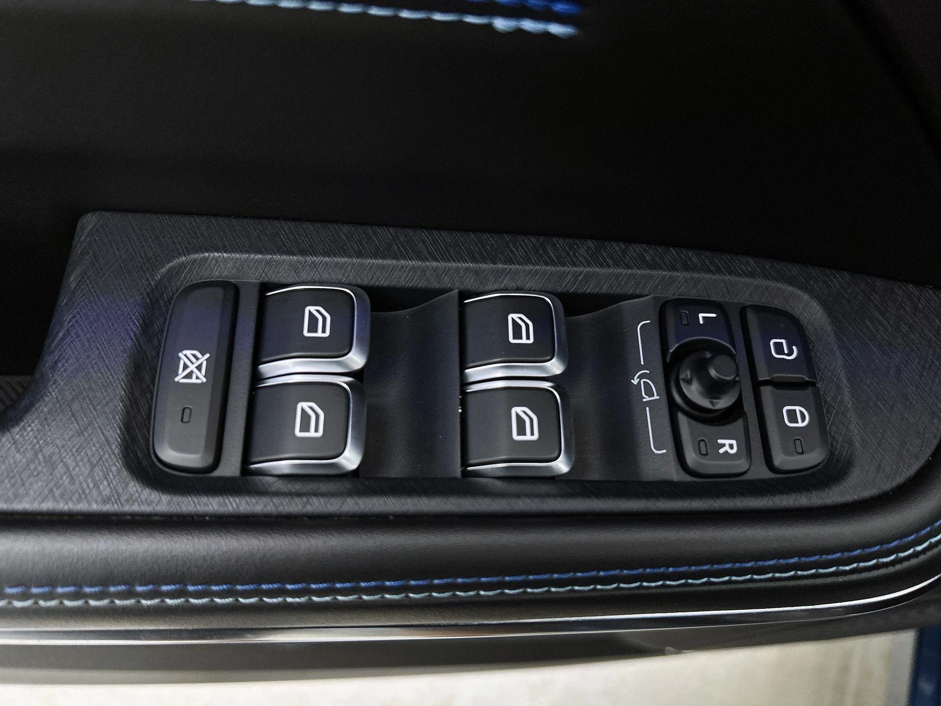Lynk & Co-01-image-39