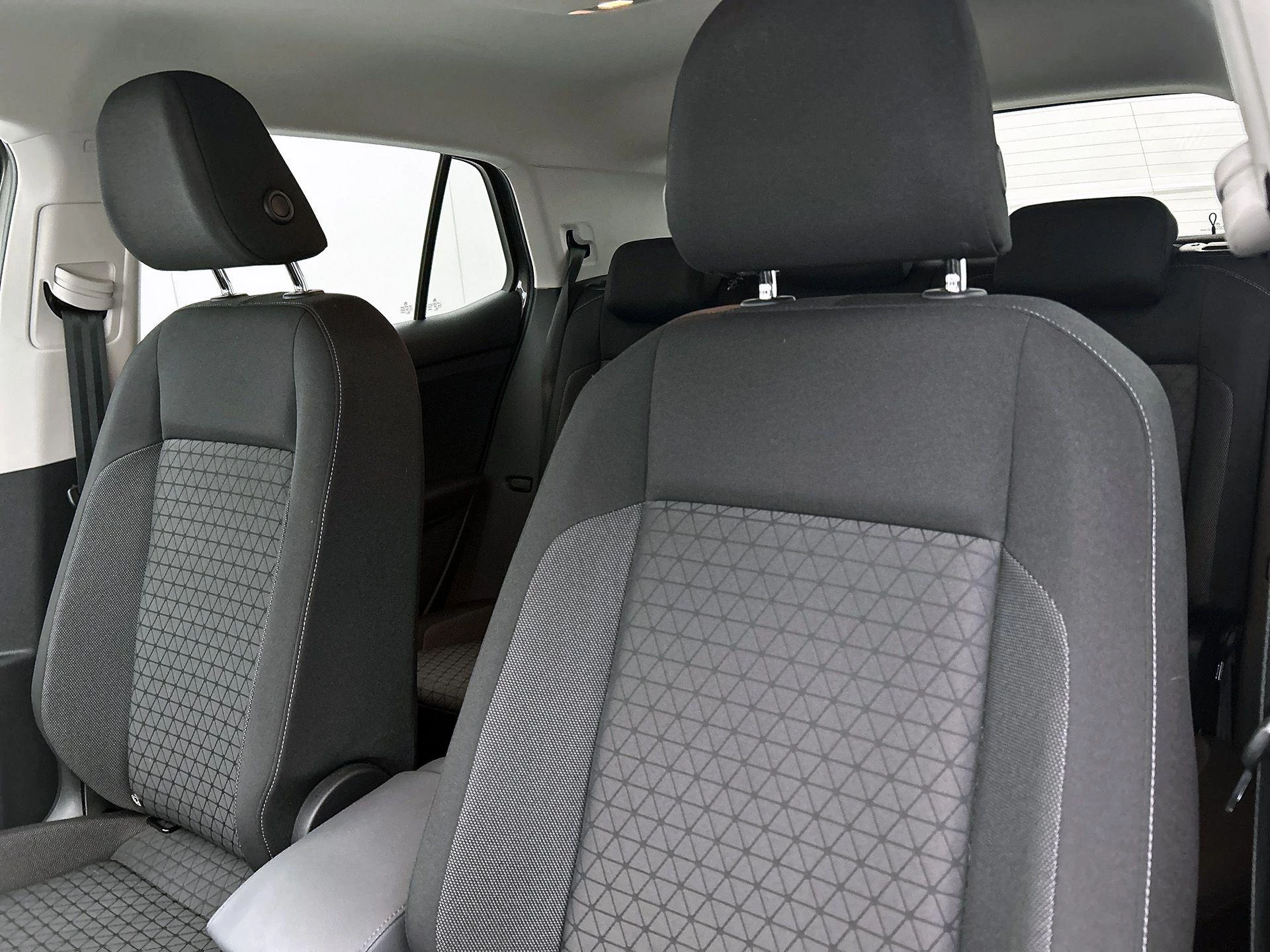 Volkswagen-T-Cross-image-11