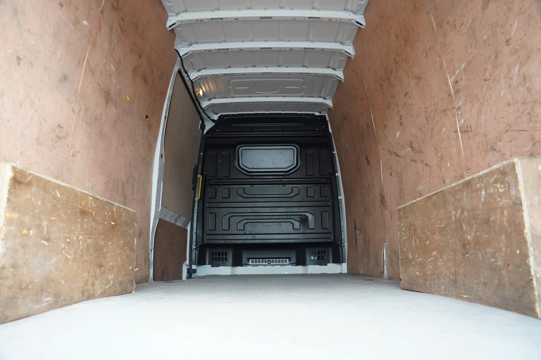 Volkswagen-Crafter-image-11