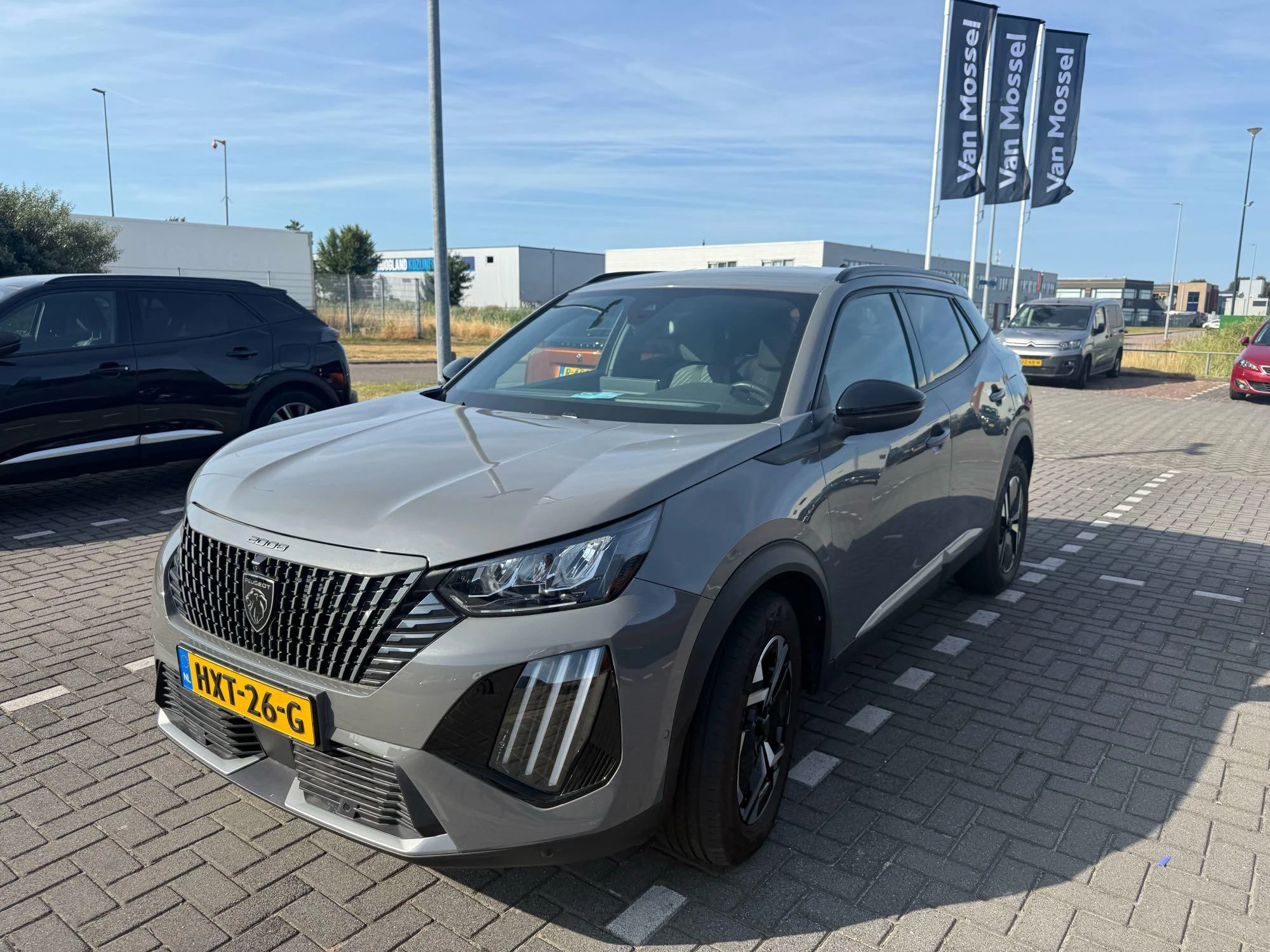 Peugeot-2008-image-2