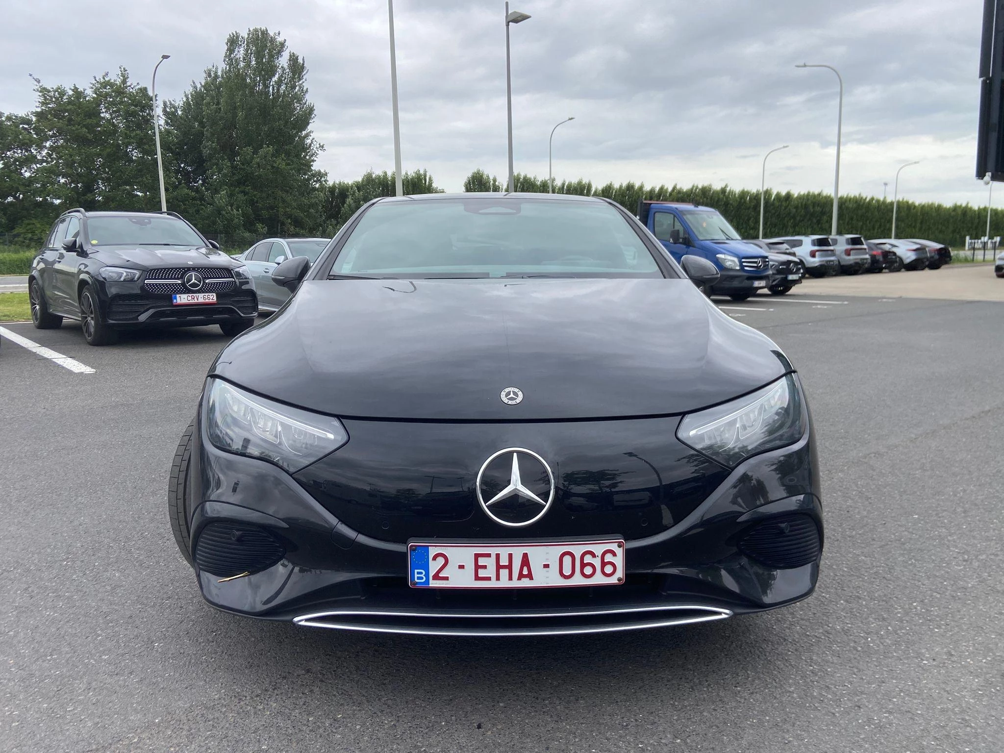Mercedes-Benz EQE 300 Business Line + LED + CARPLAY + CAMERA +