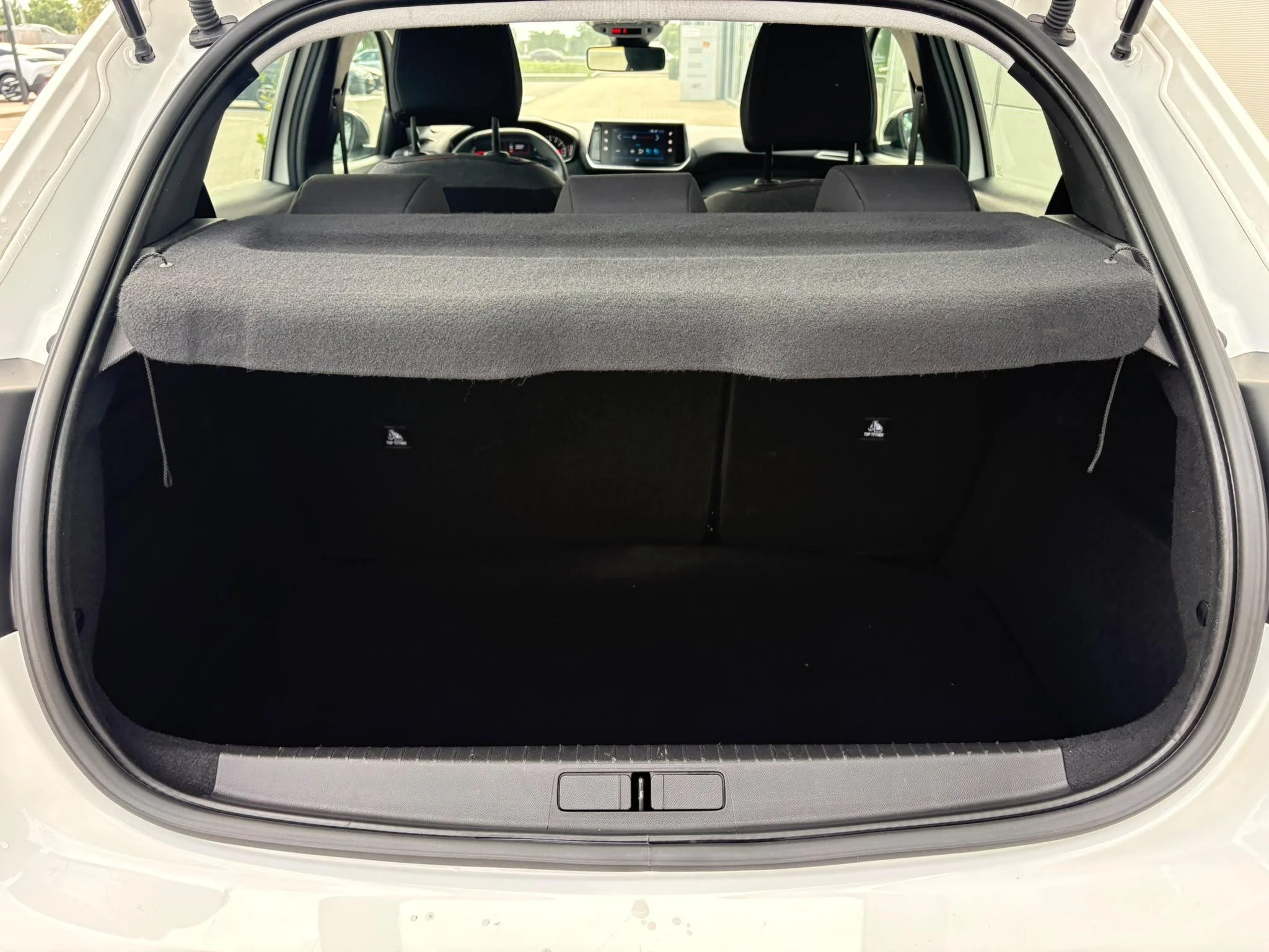 Peugeot-208-image-16