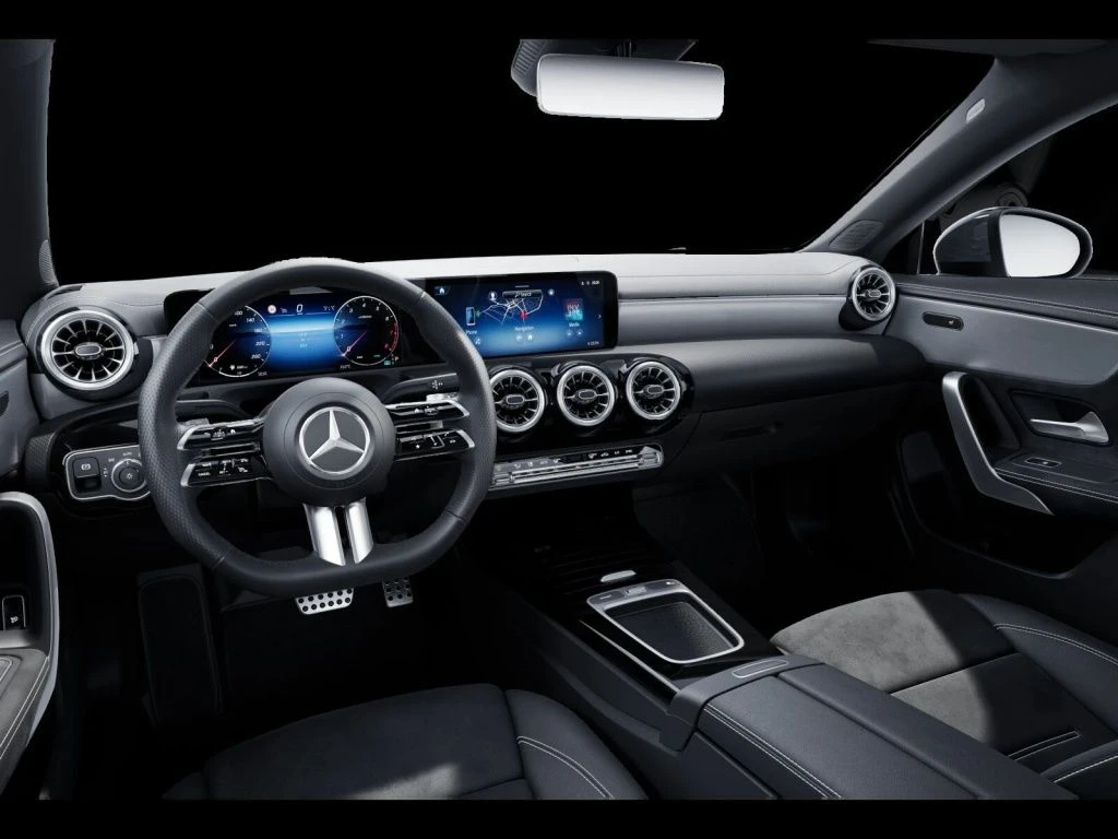 Mercedes-Benz-CLA 200-image-8