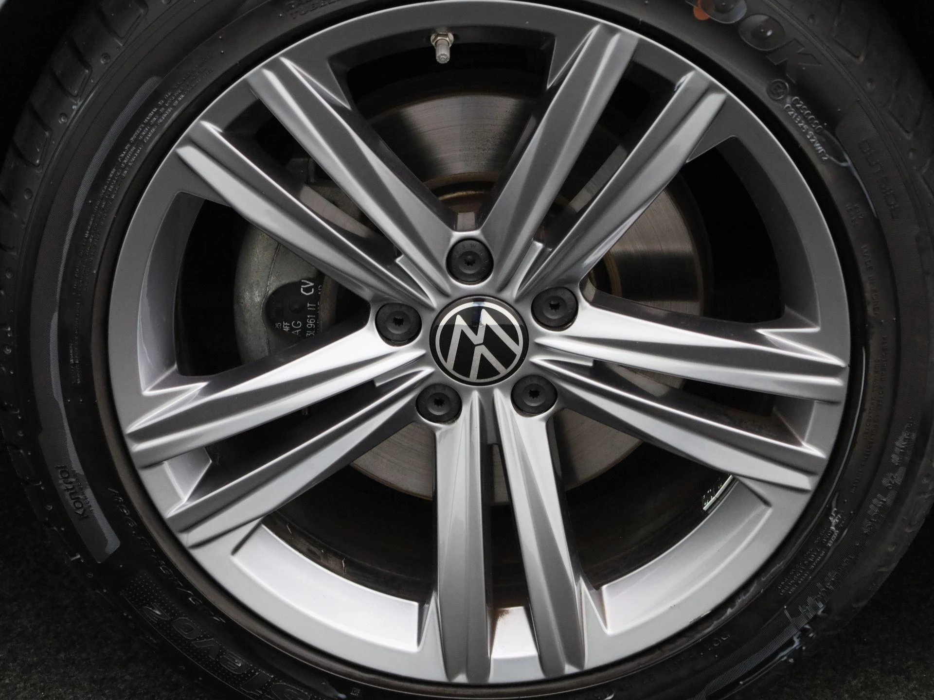 Volkswagen-Arteon-image-14