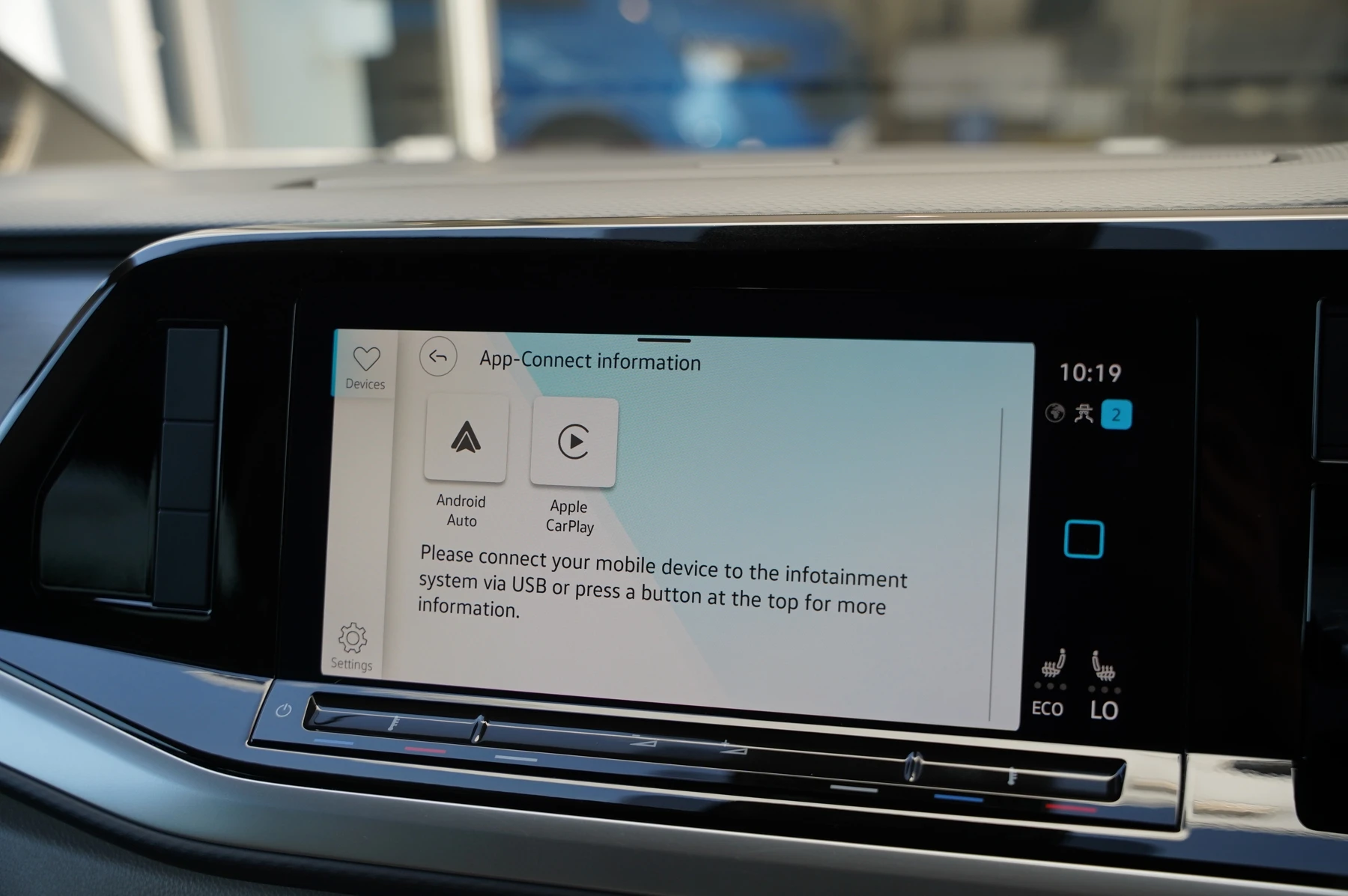 Volkswagen-Multivan-image-20