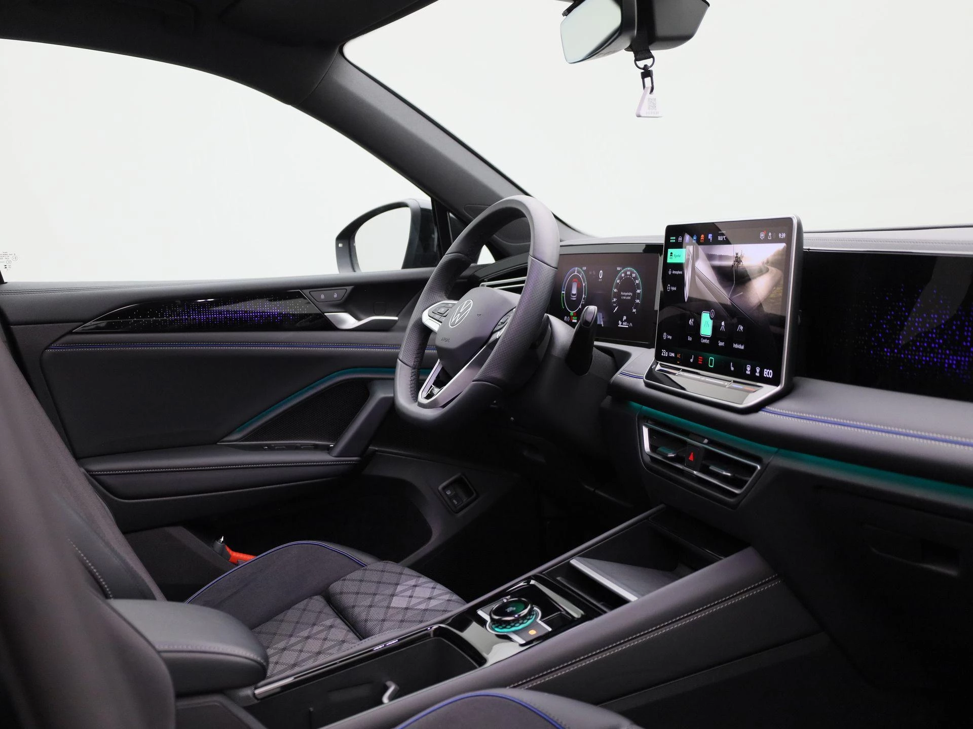 Volkswagen-Tiguan-image-37