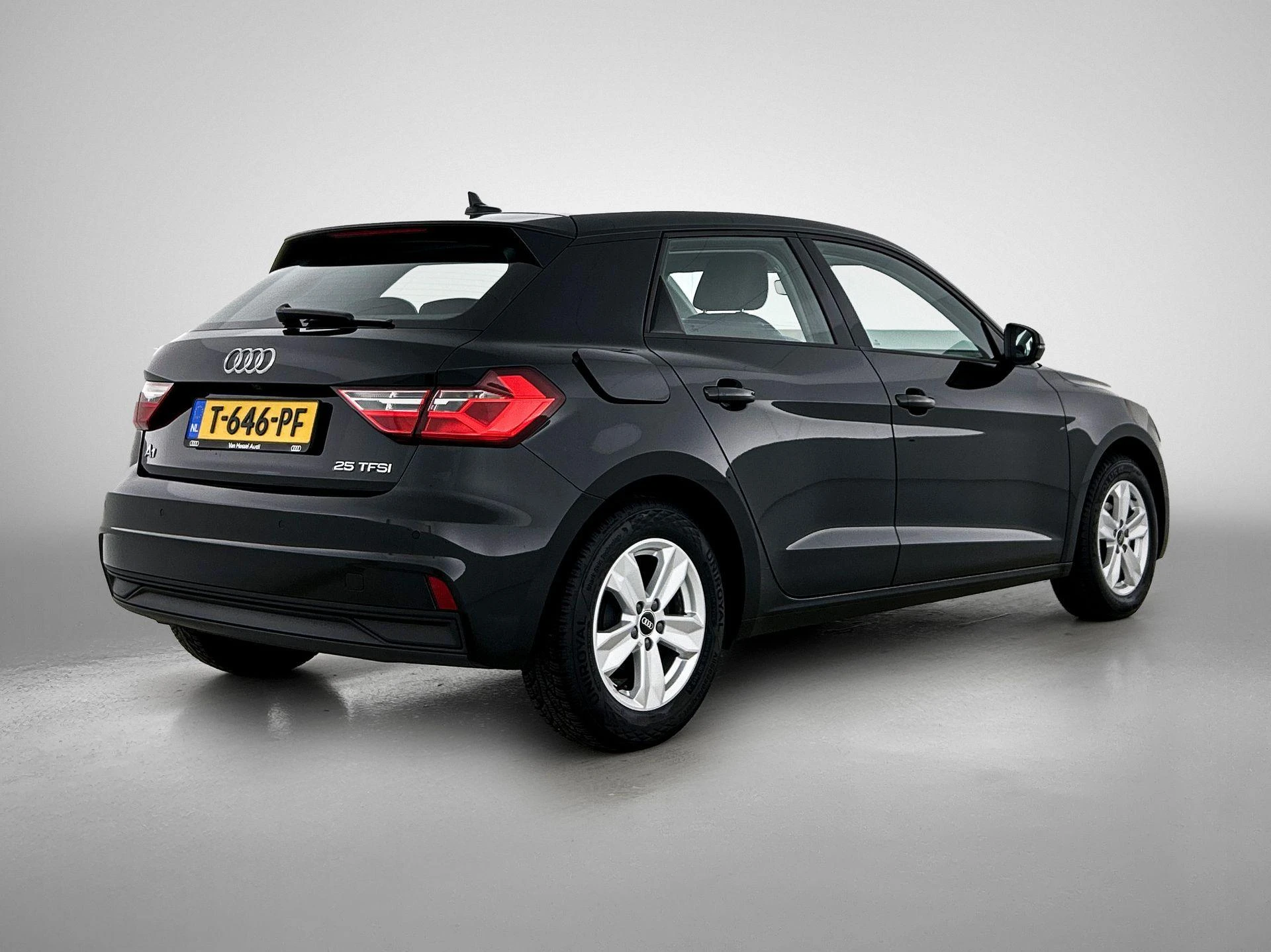 Audi-A1 Sportback-image-4