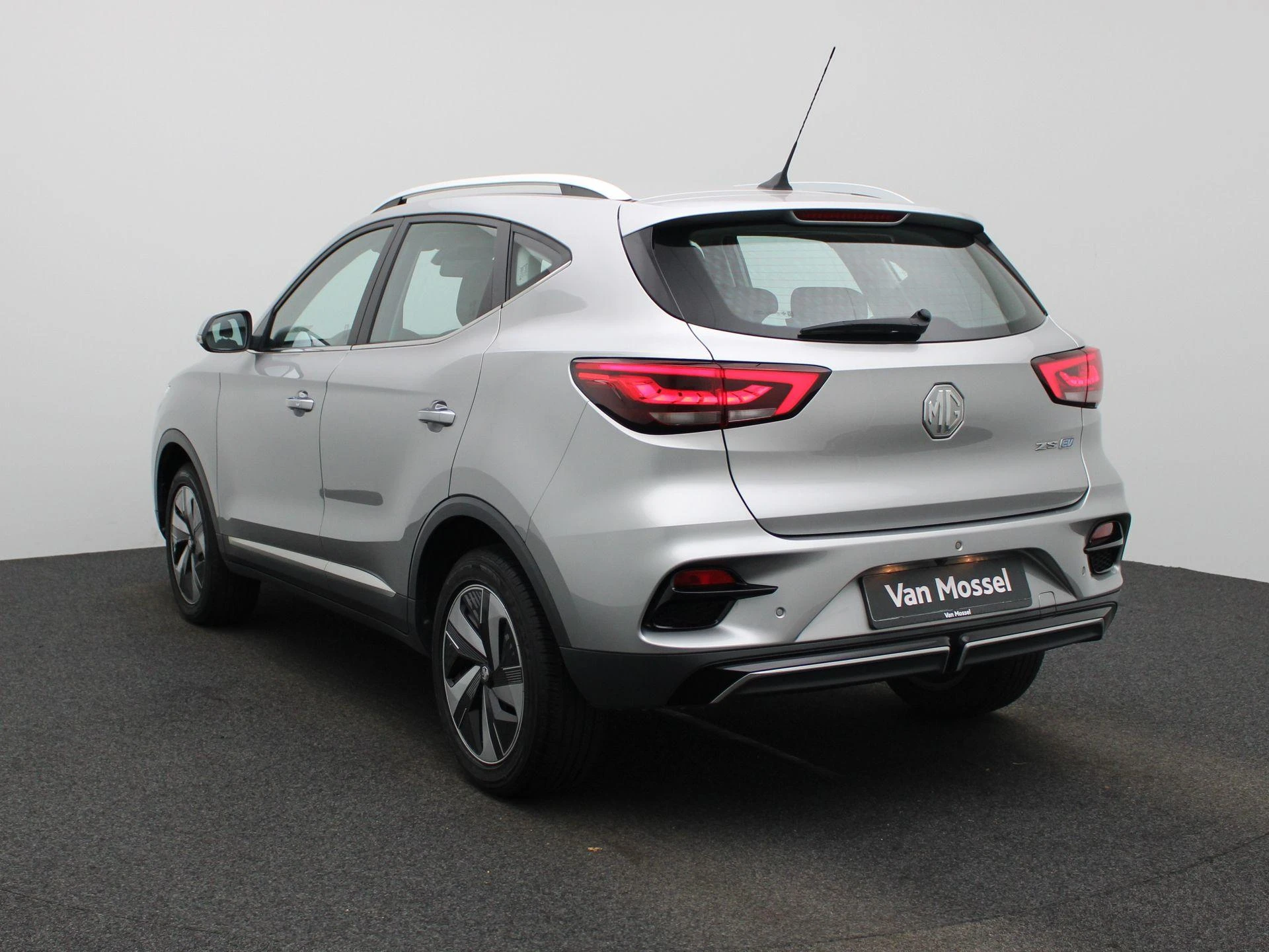 MG-ZS EV-image-1