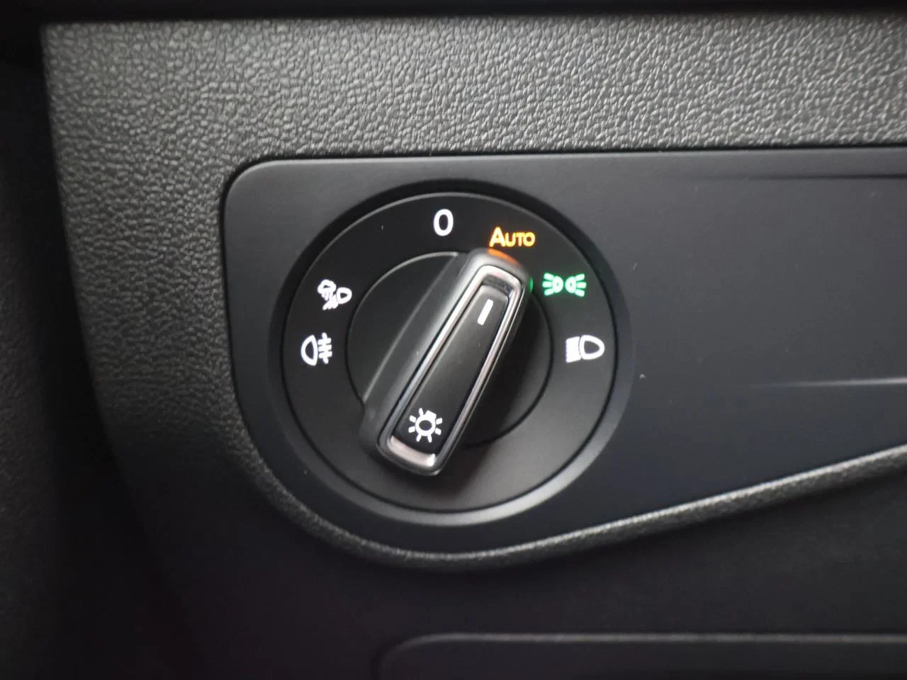 Volkswagen-Tiguan-image-18