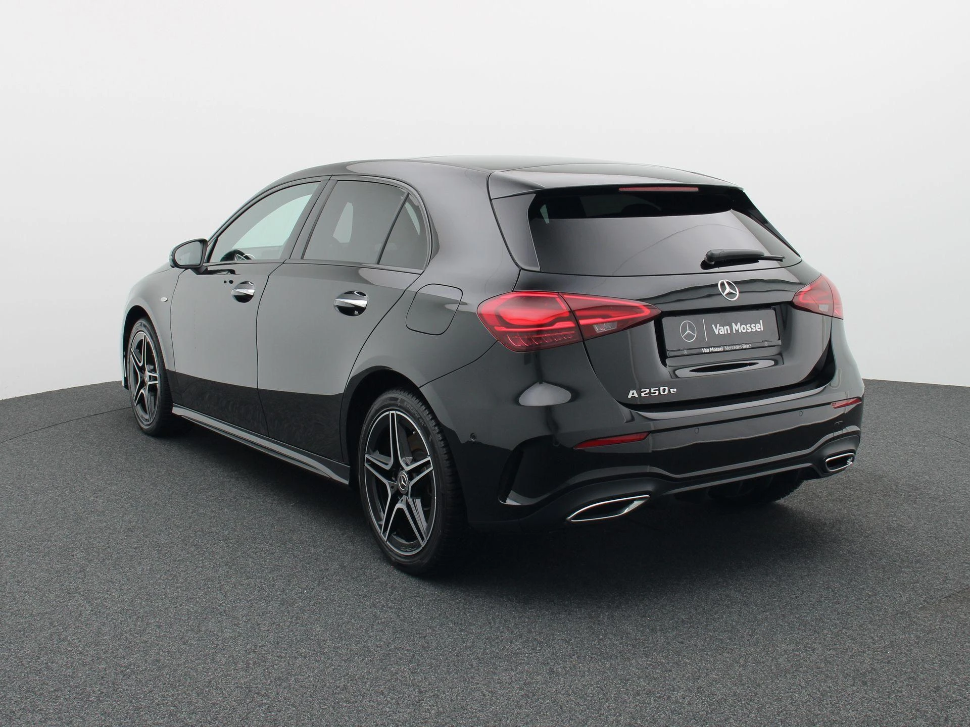 Mercedes-Benz-A-Klasse-image-1