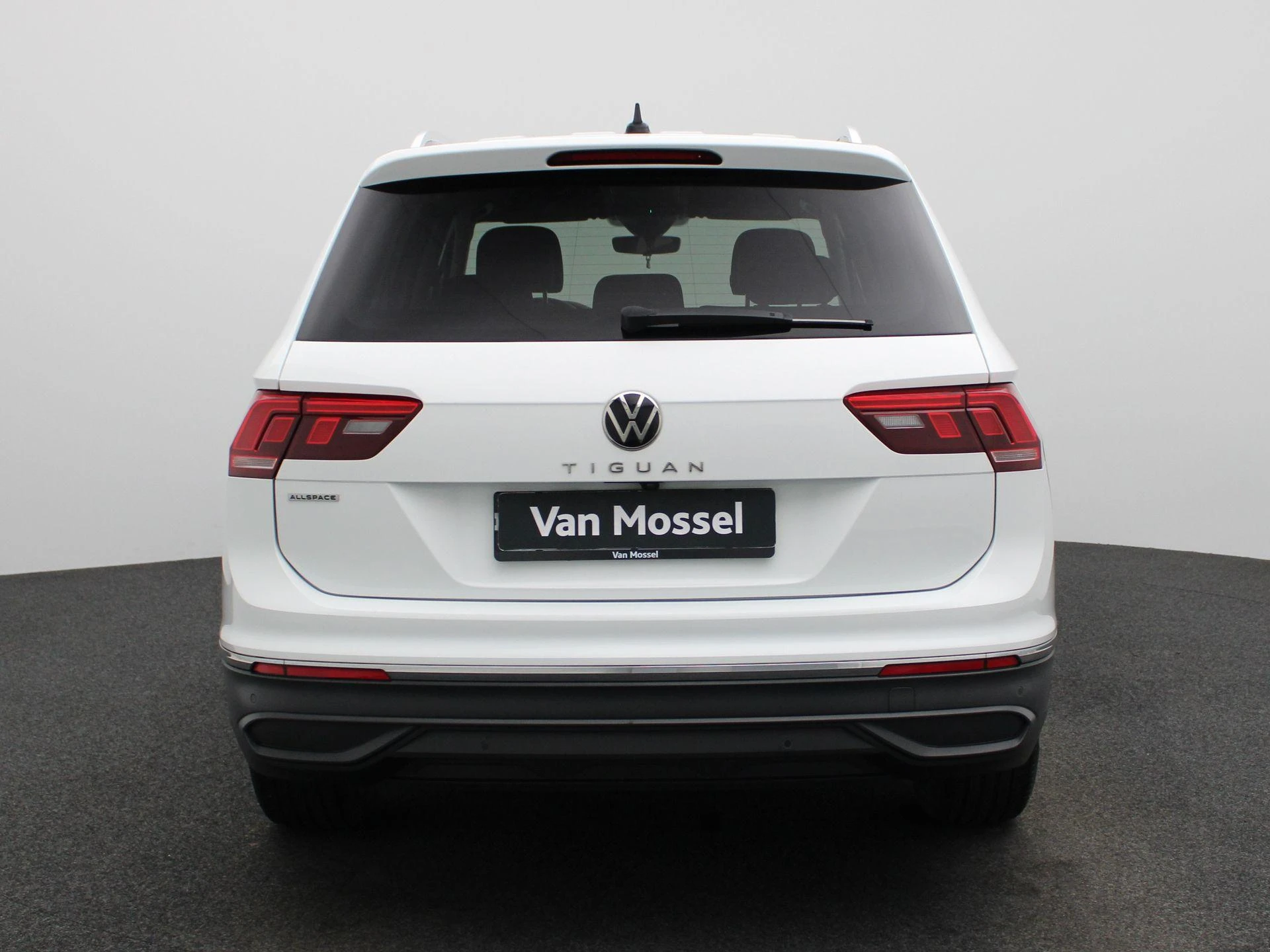 Volkswagen-Tiguan-image-5