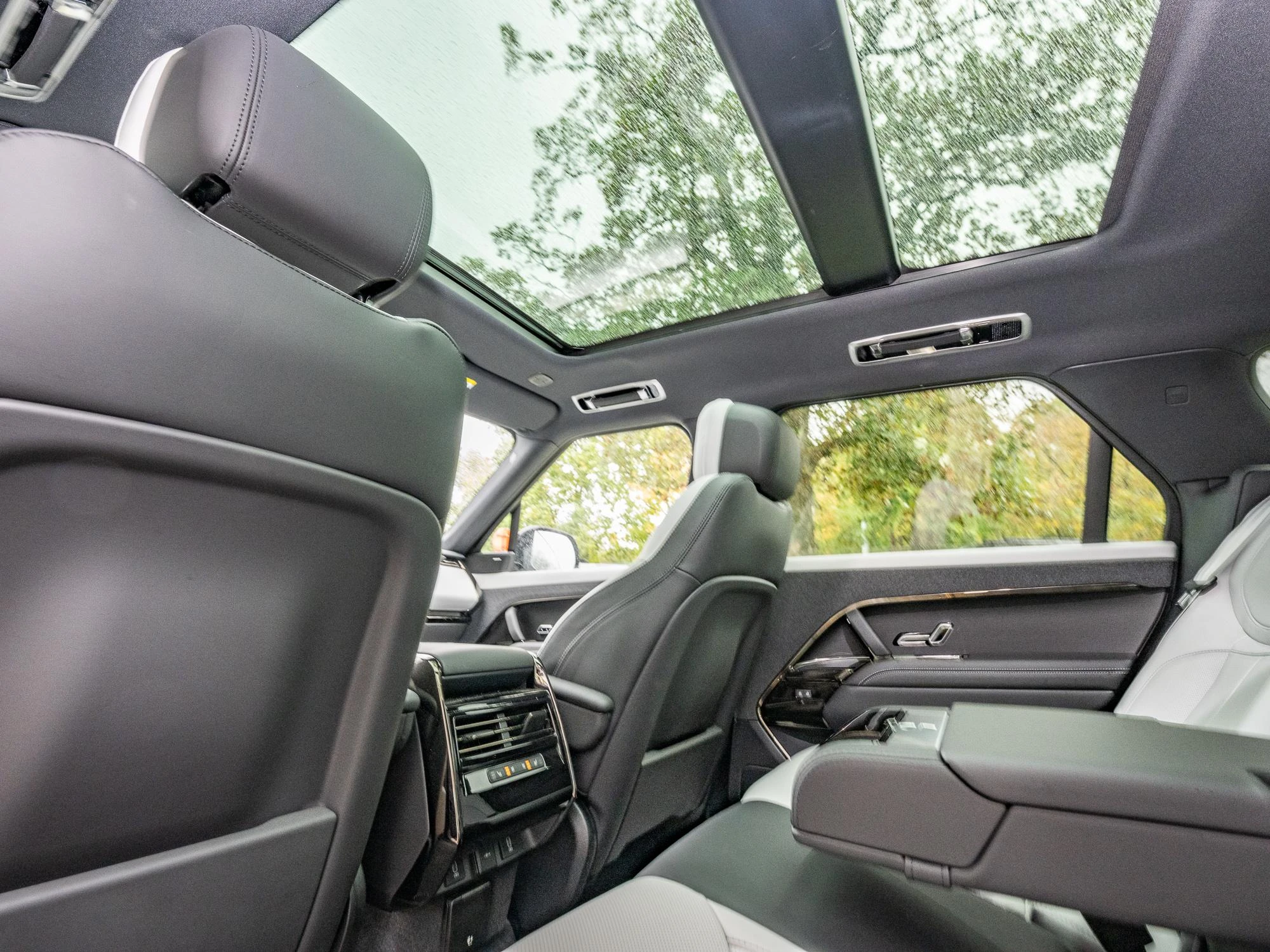 Land Rover-Range Rover Sport-image-18