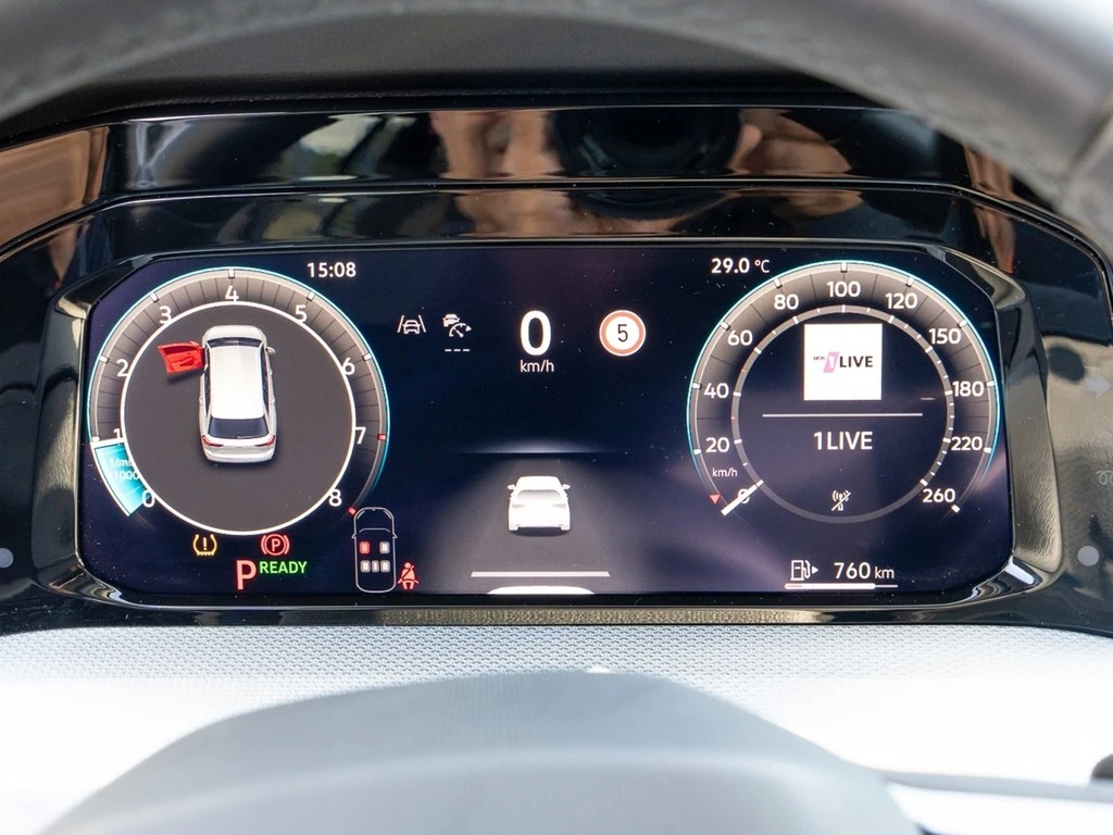 Volkswagen-Golf-image-14