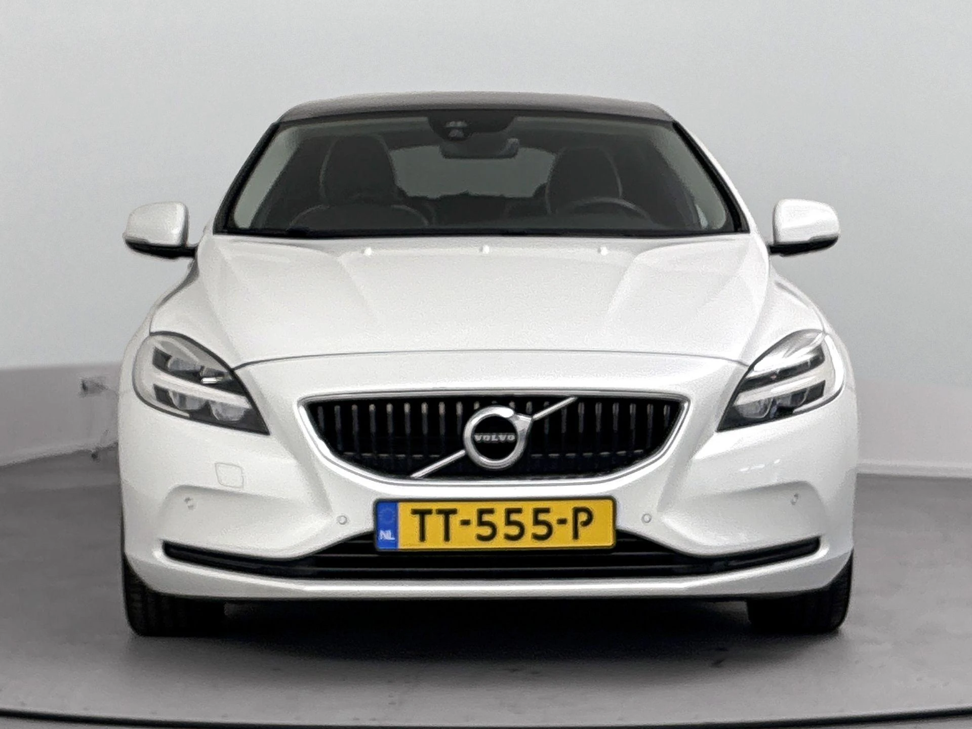 Volvo-V40-image-4