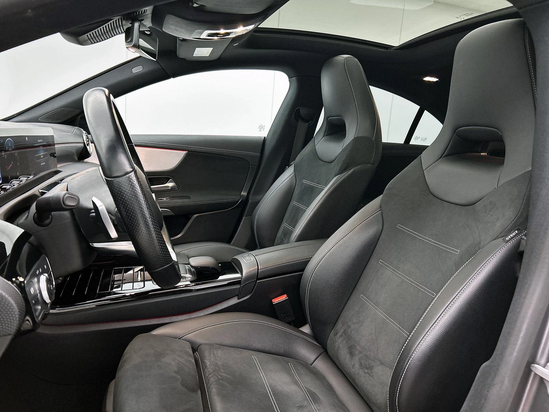 Mercedes-Benz-CLA-image-35