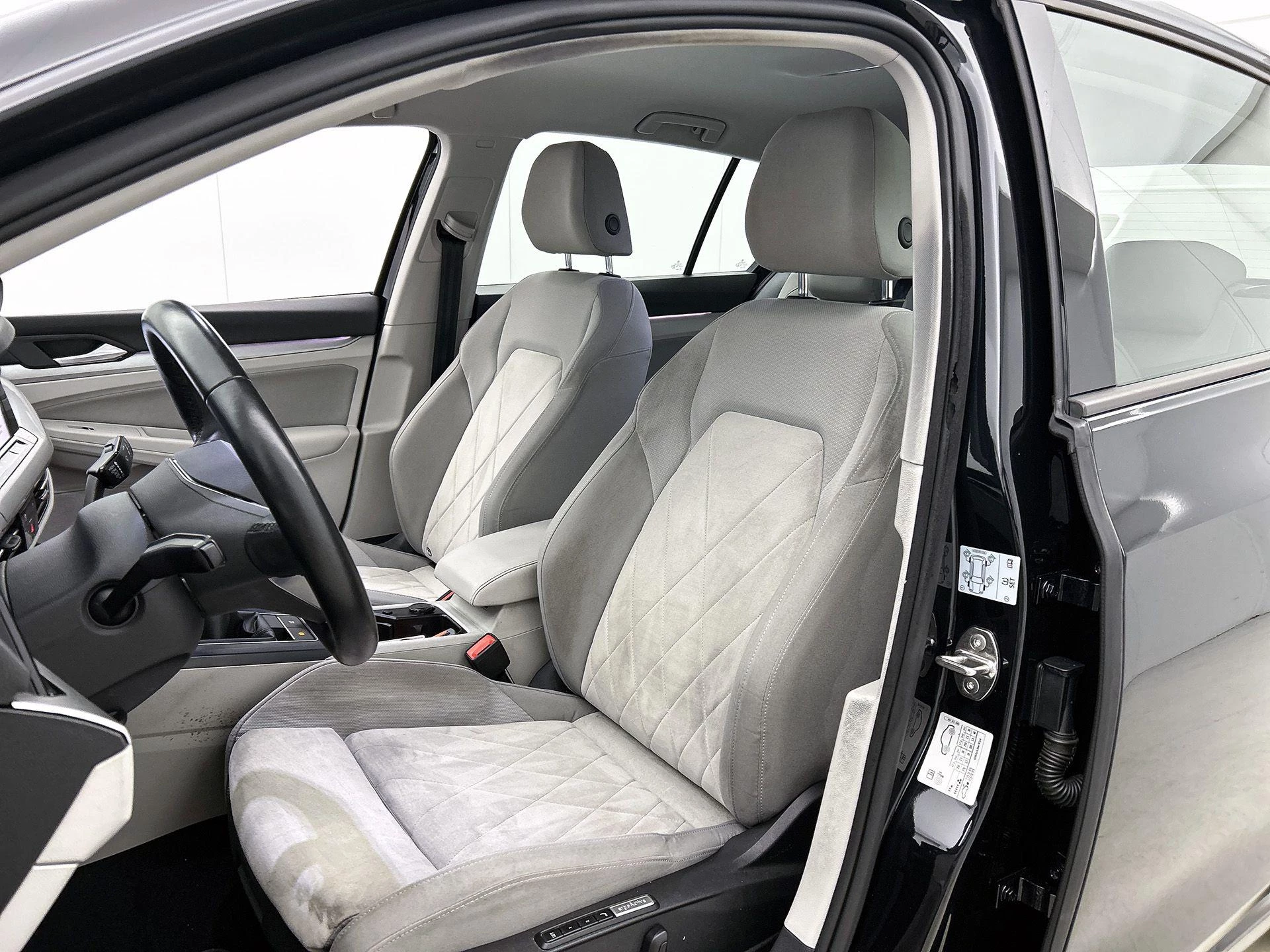 Volkswagen Golf 1.0 TSI Life Business