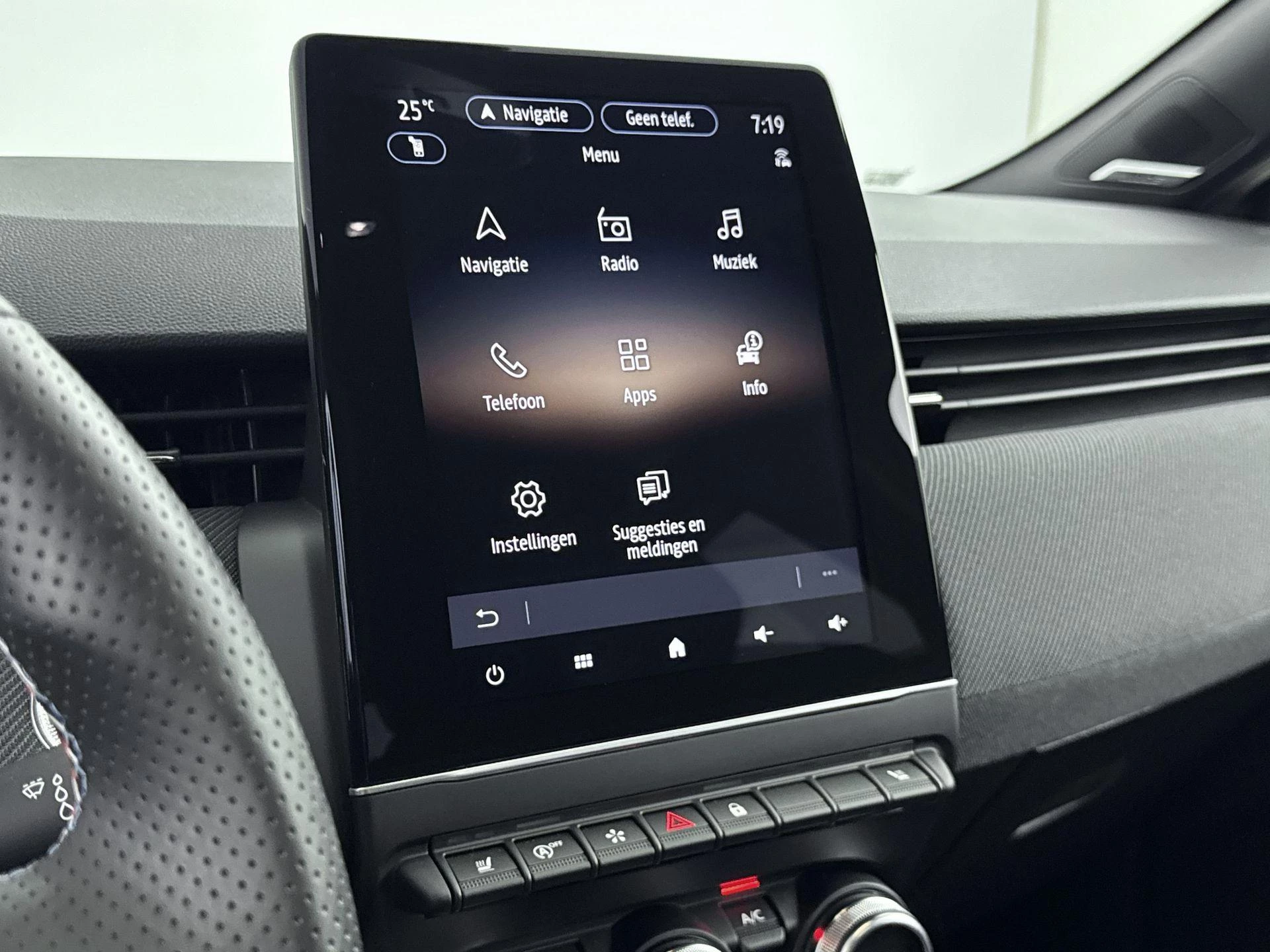 Renault-Clio-image-11