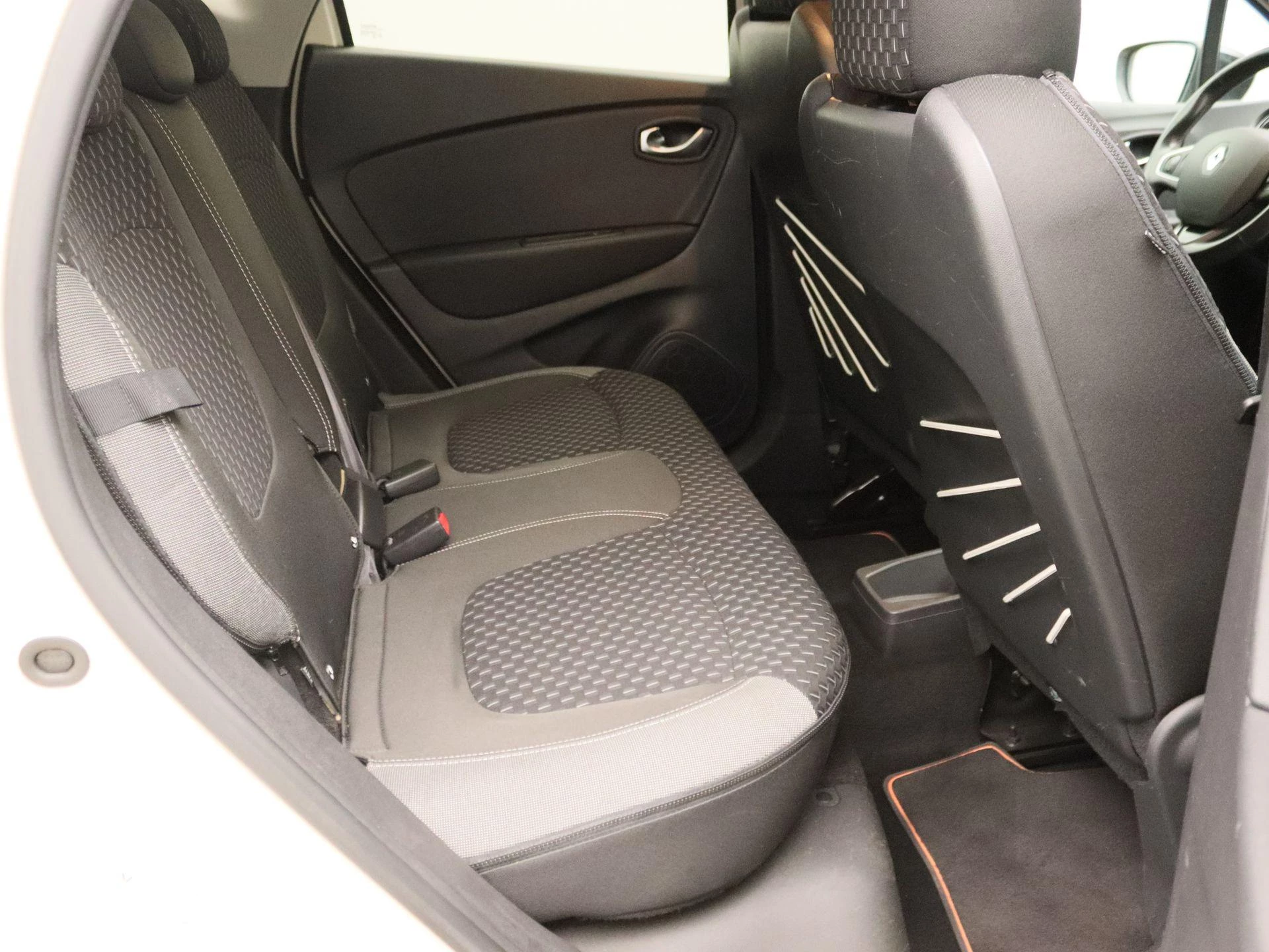 Renault-Captur-image-23