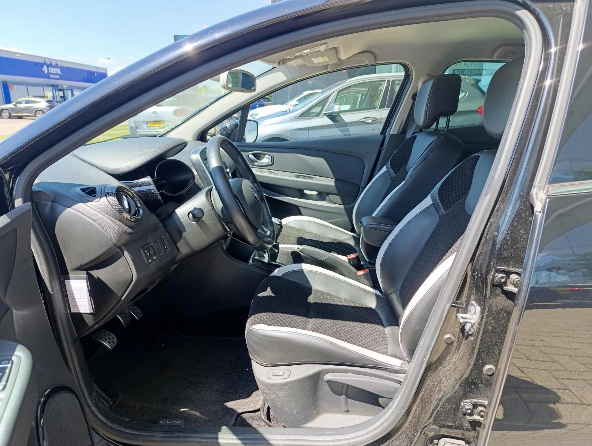 Renault-Clio-image-14