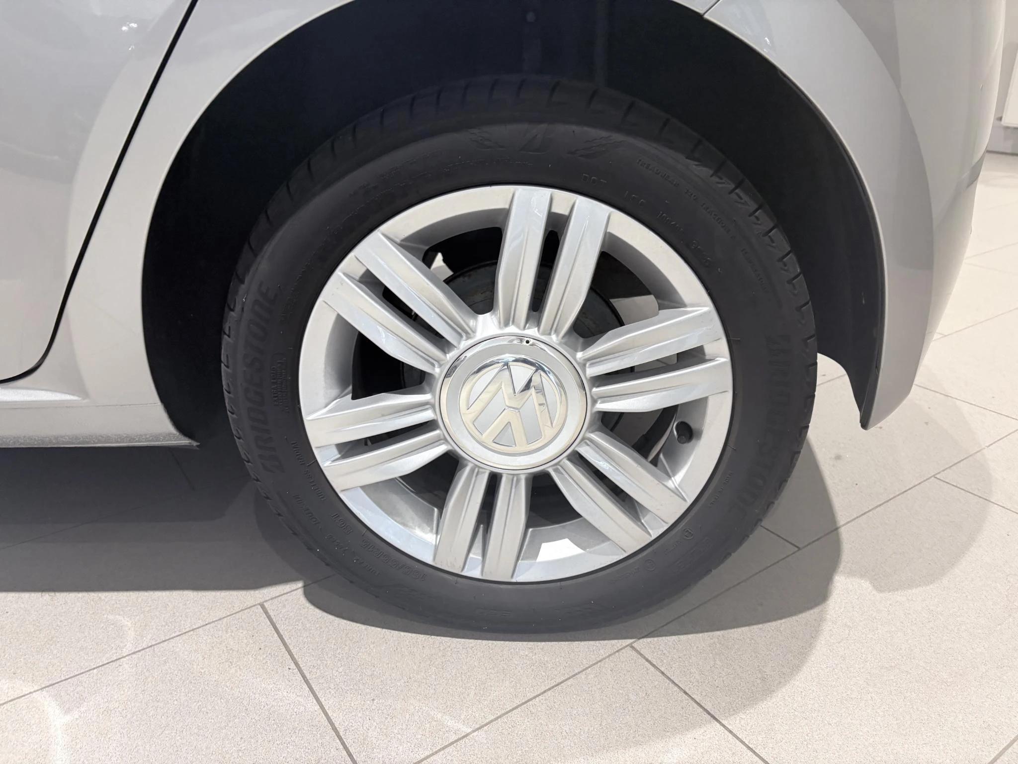 Volkswagen-up!-image-2