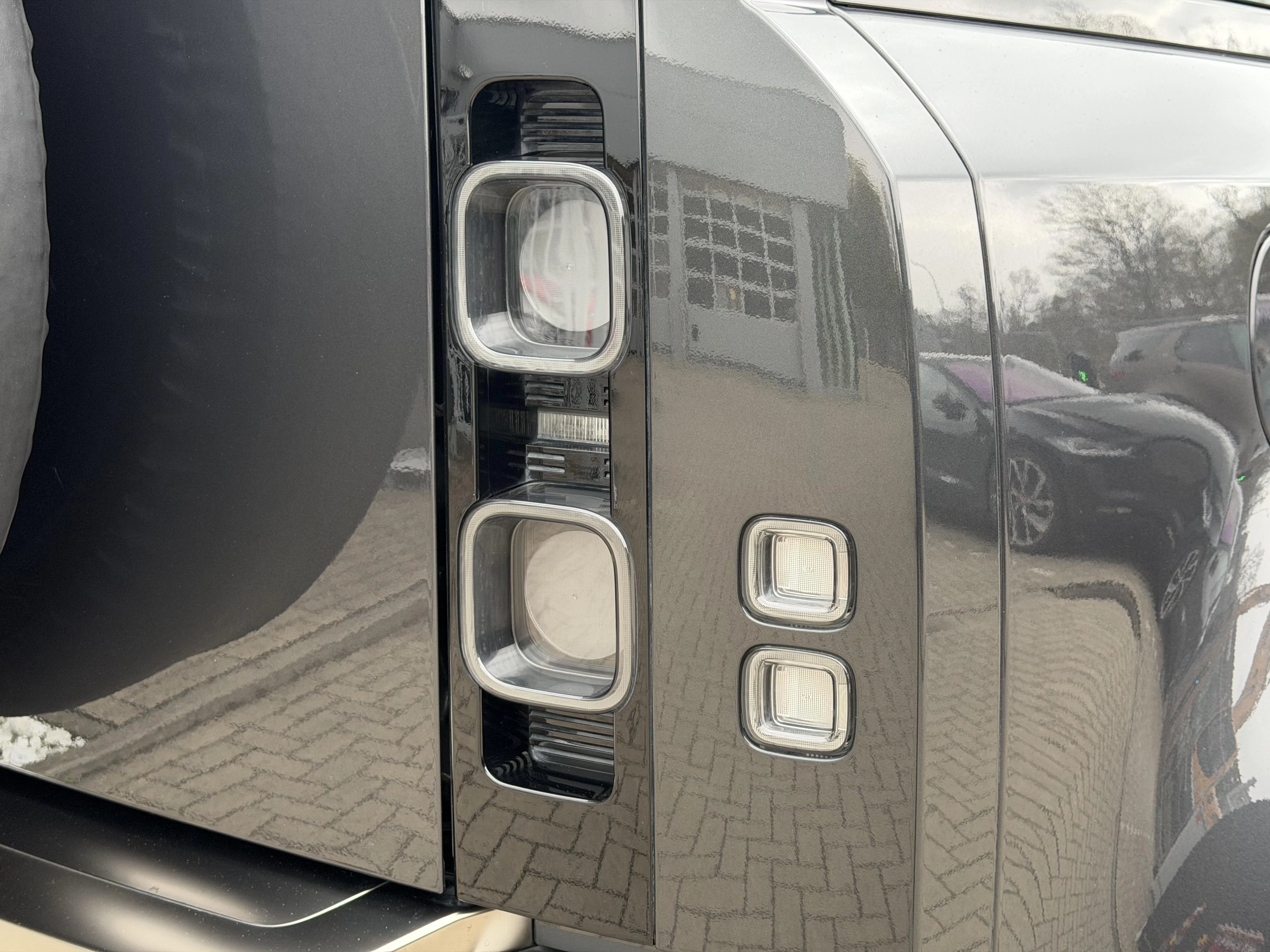 Land Rover Defender P400 XS Edition