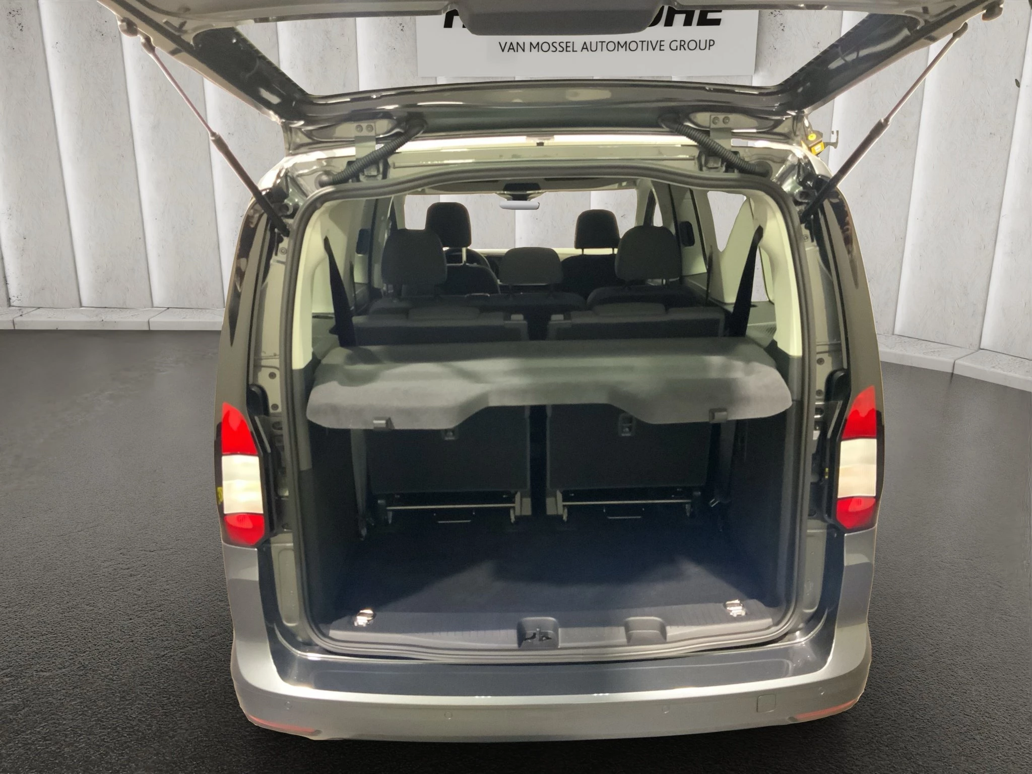 Ford Tourneo Connect Grand Titanium Langer Radstand (L2). EcoBoost PHEV