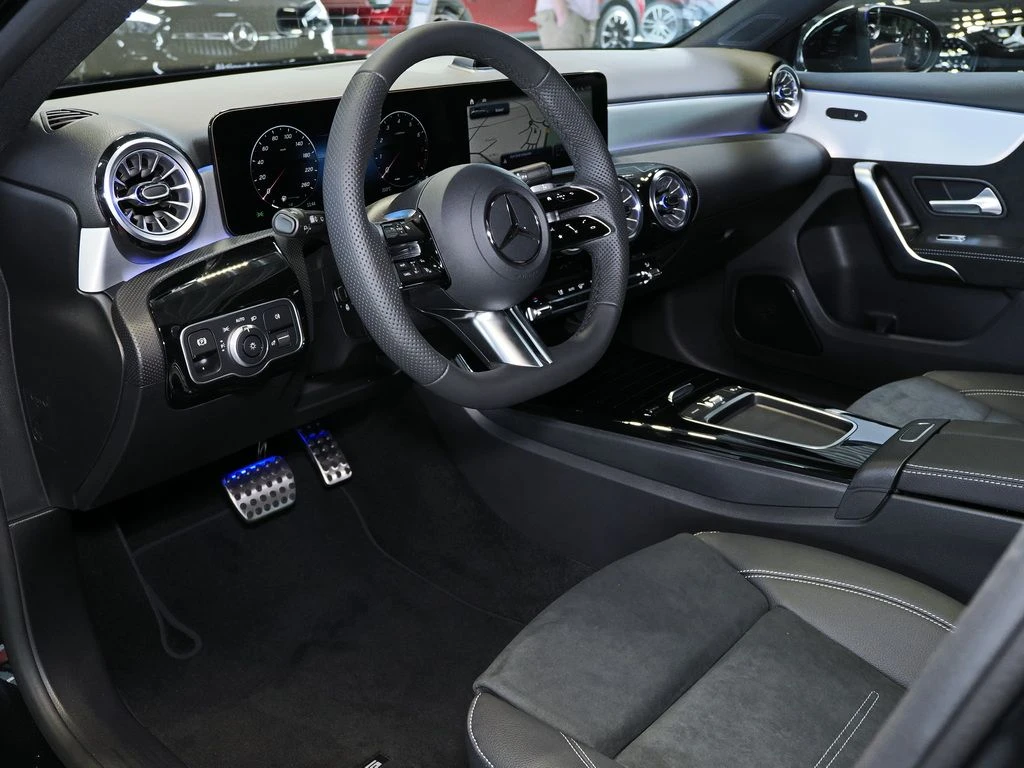 Mercedes-Benz-A-Klasse 180-image-5