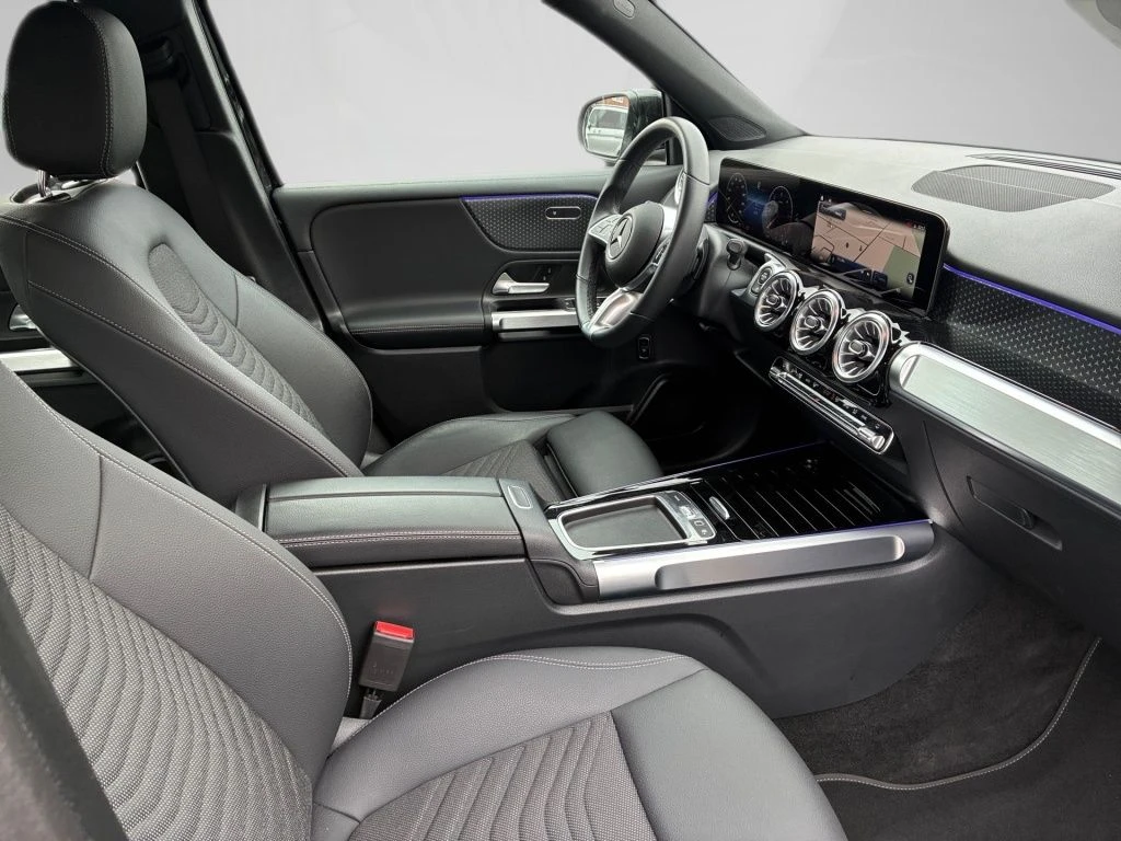 Mercedes-Benz-GLB 200 d-image-15