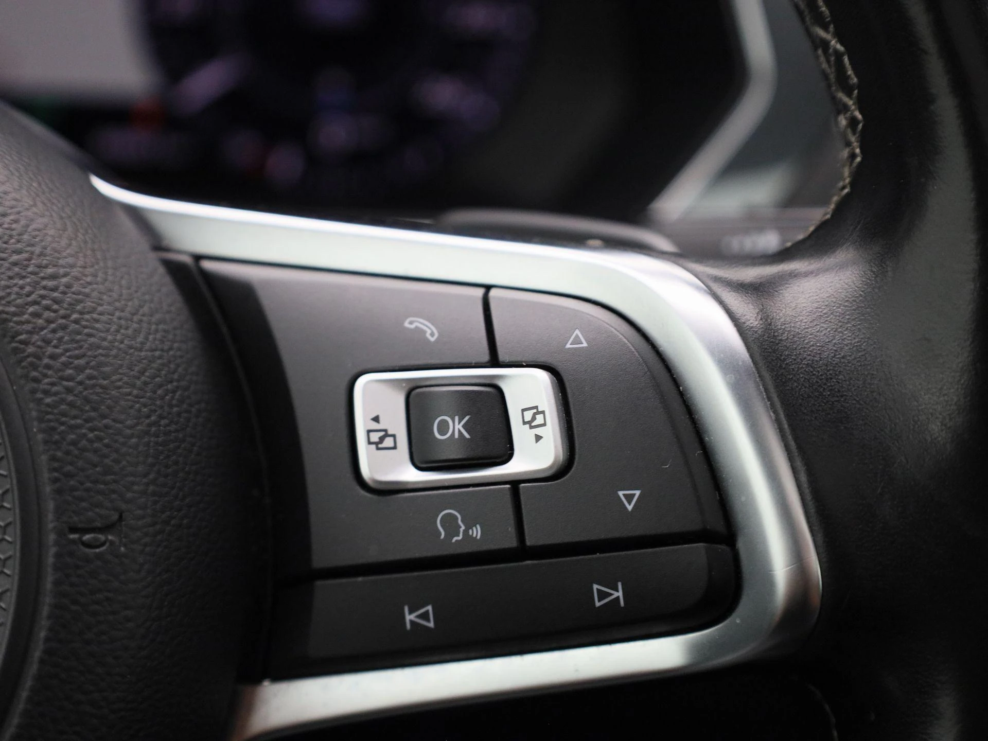 Volkswagen-Tiguan-image-29