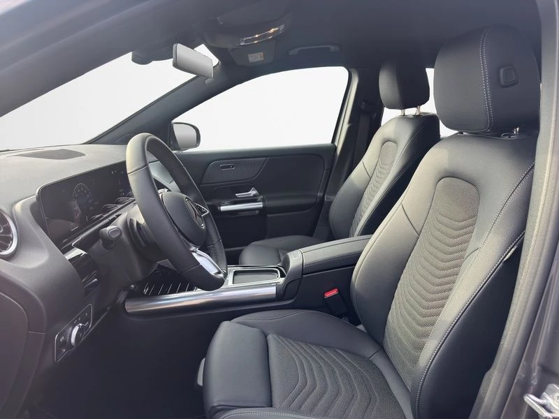 Mercedes-Benz-GLA-image-17