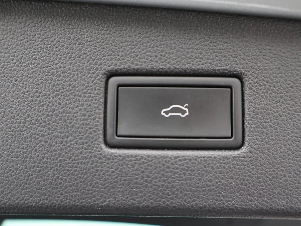Volkswagen-Tiguan-image-17