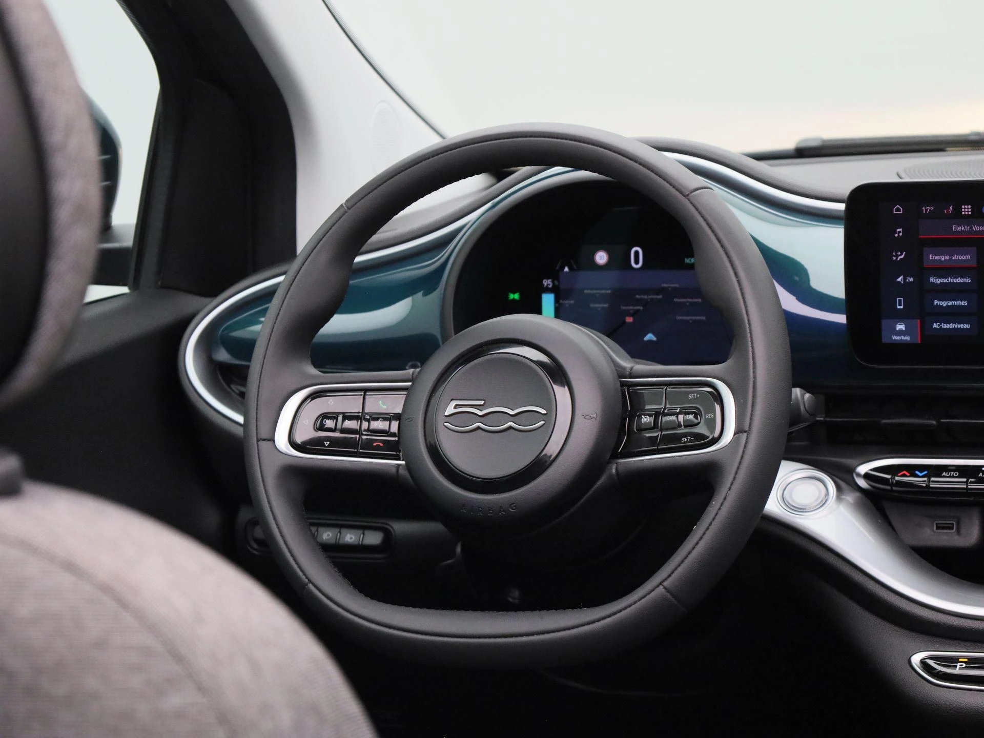 Fiat-500e-image-35