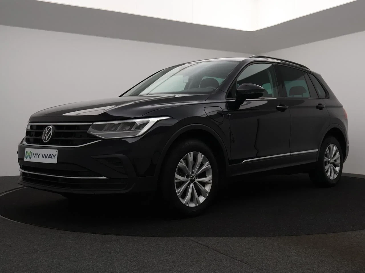 Volkswagen-Tiguan-image-0
