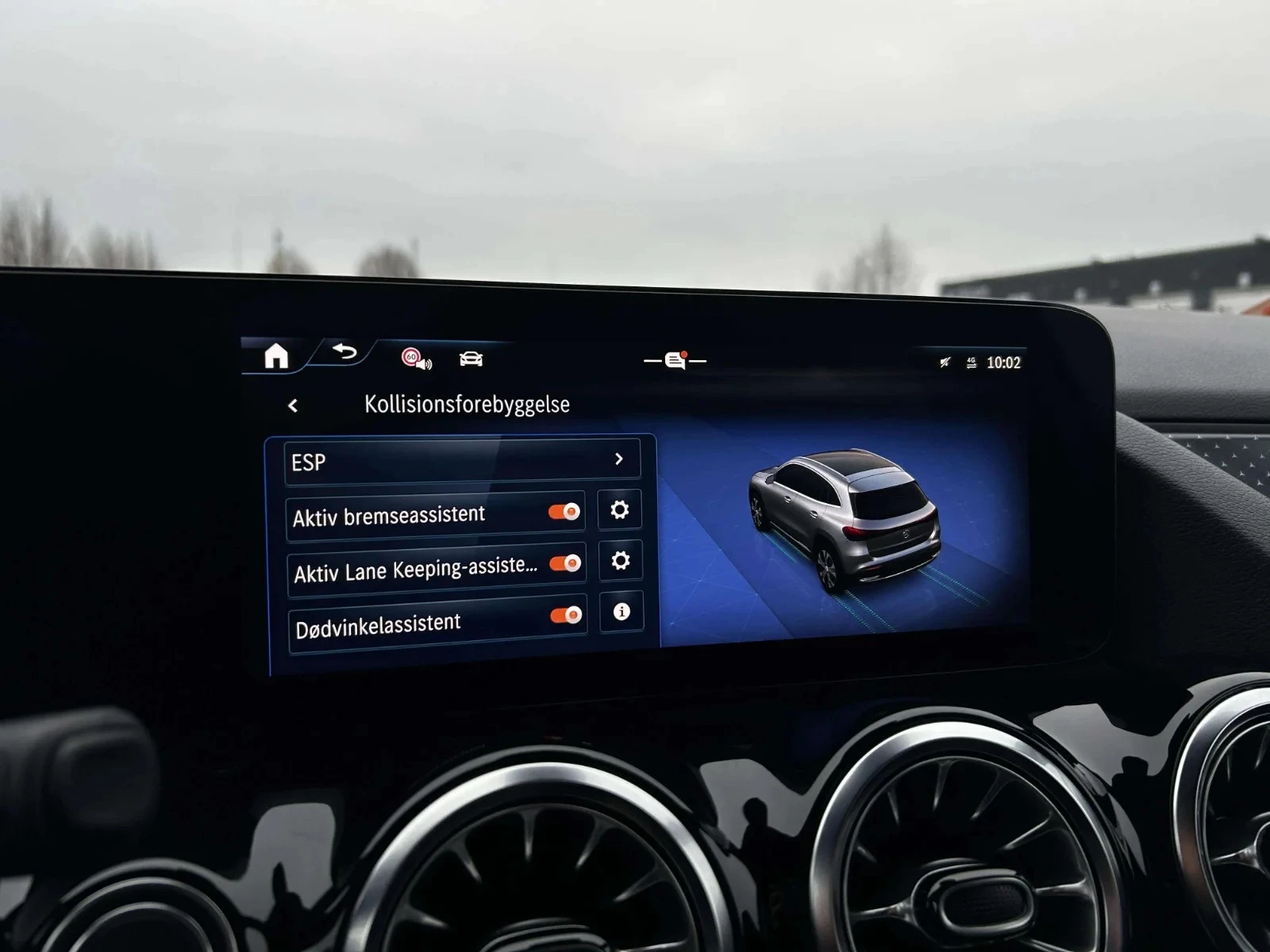 Mercedes-Benz-EQA-image-19