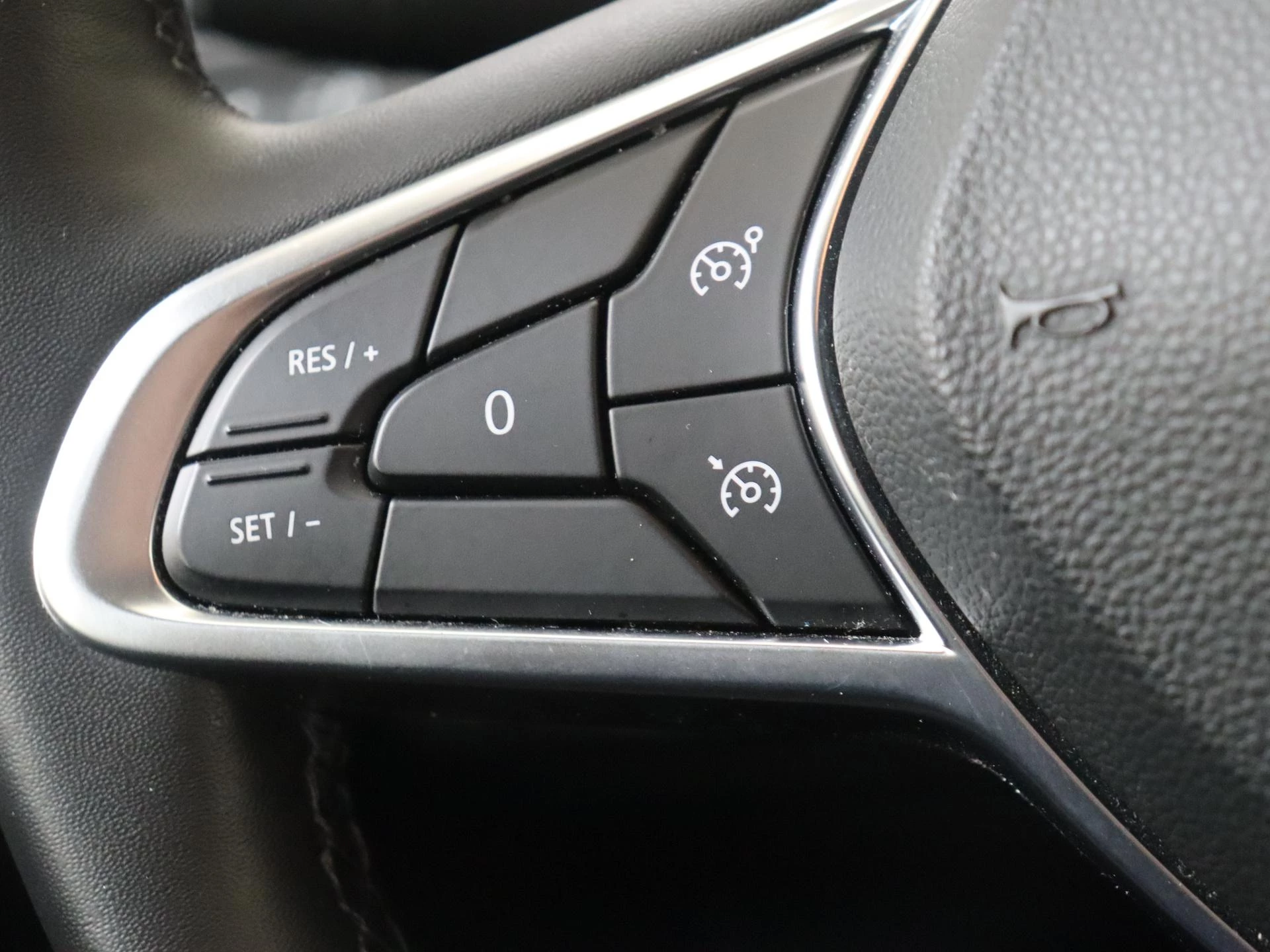 Renault-Clio-image-16