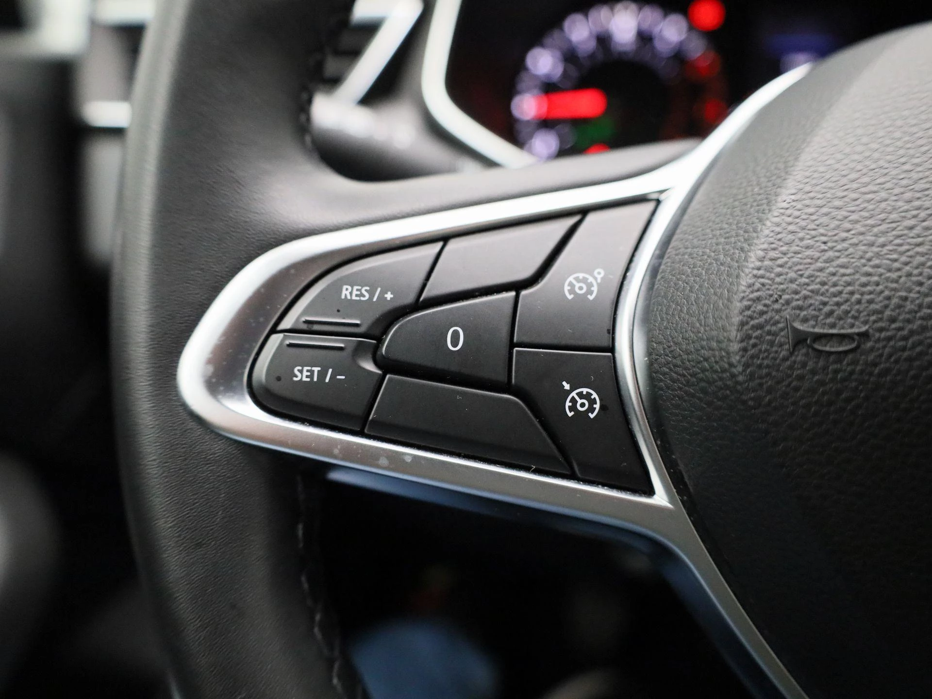 Renault-Clio-image-16