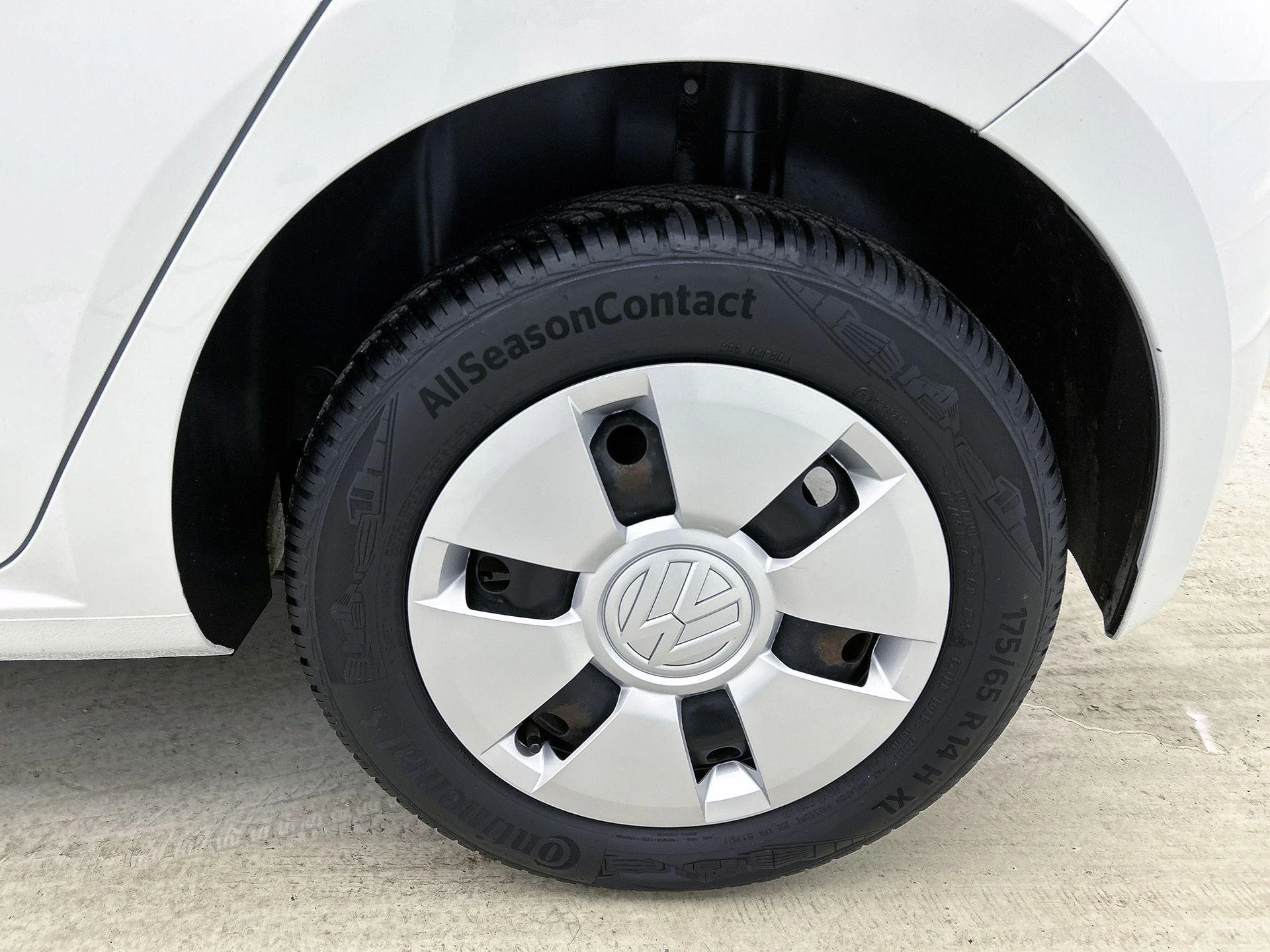Volkswagen-up!-image-29