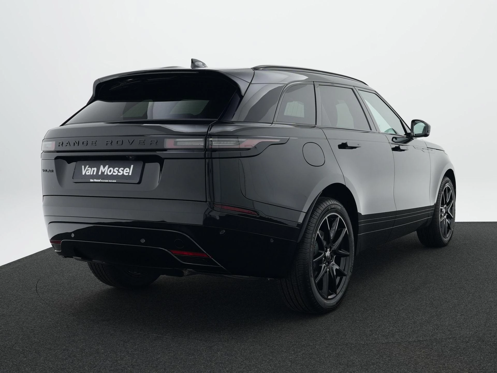 Land Rover-Range Rover Velar-image-12
