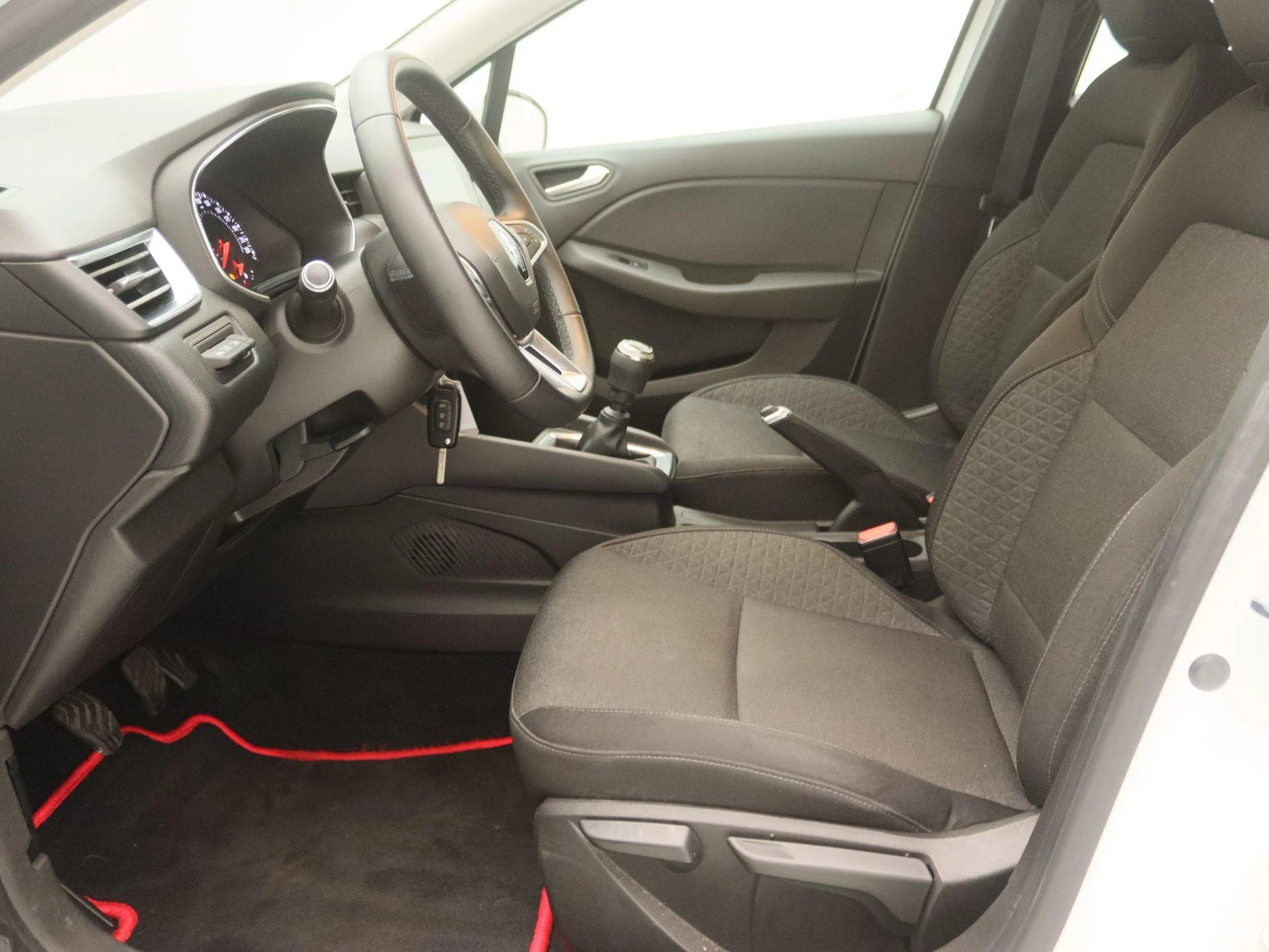 Renault-Clio-image-11