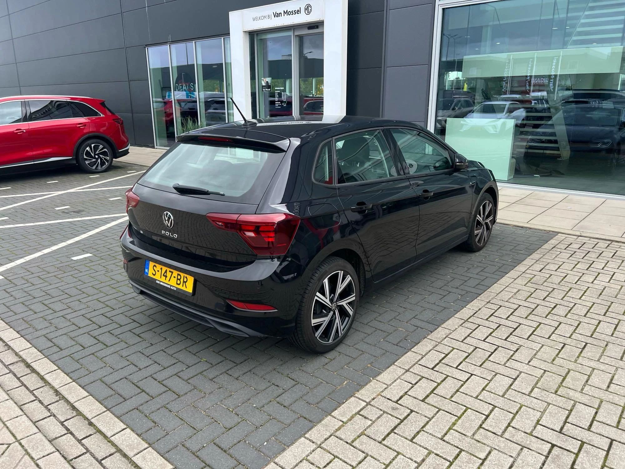 Volkswagen-Polo-image-5